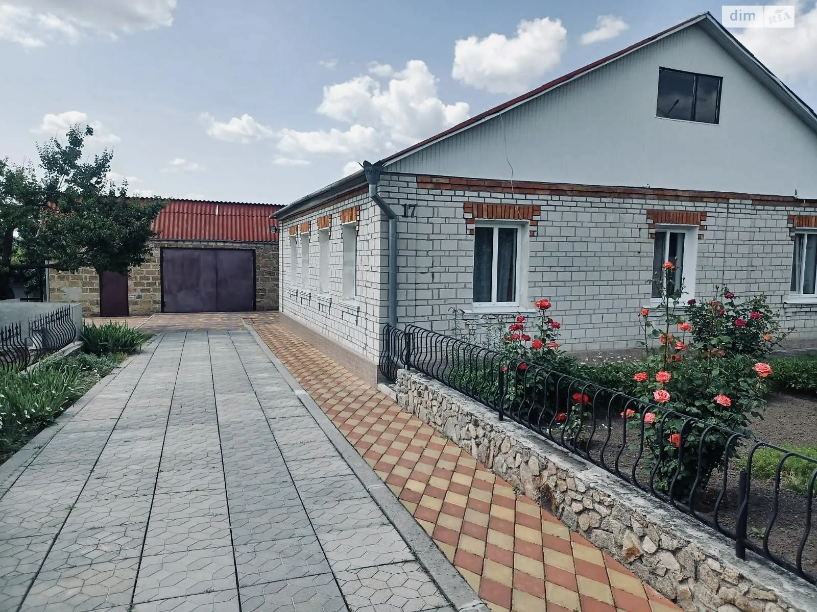 Продается одноэтажный дом 100 кв. м с гаражом, цена: 98000 € - фото 1