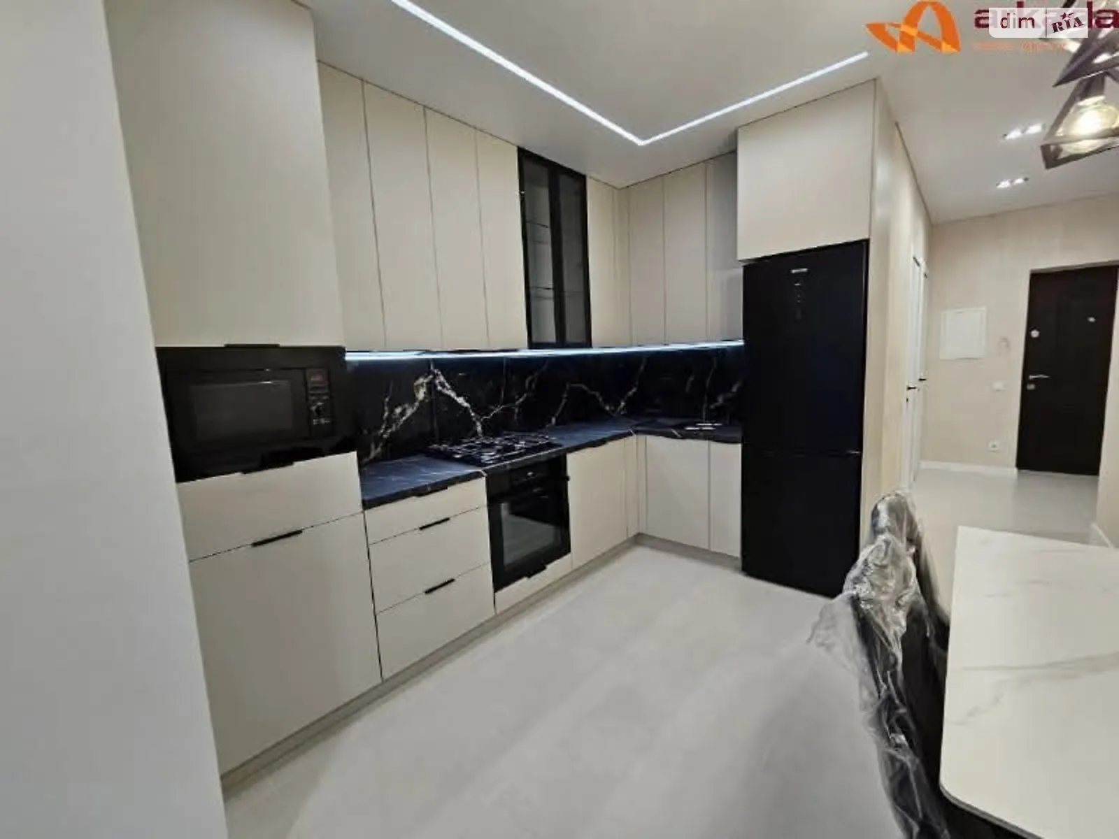 Продается 2-комнатная квартира 59.7 кв. м в Ивано-Франковске, ул. Длинная, 20В - фото 1
