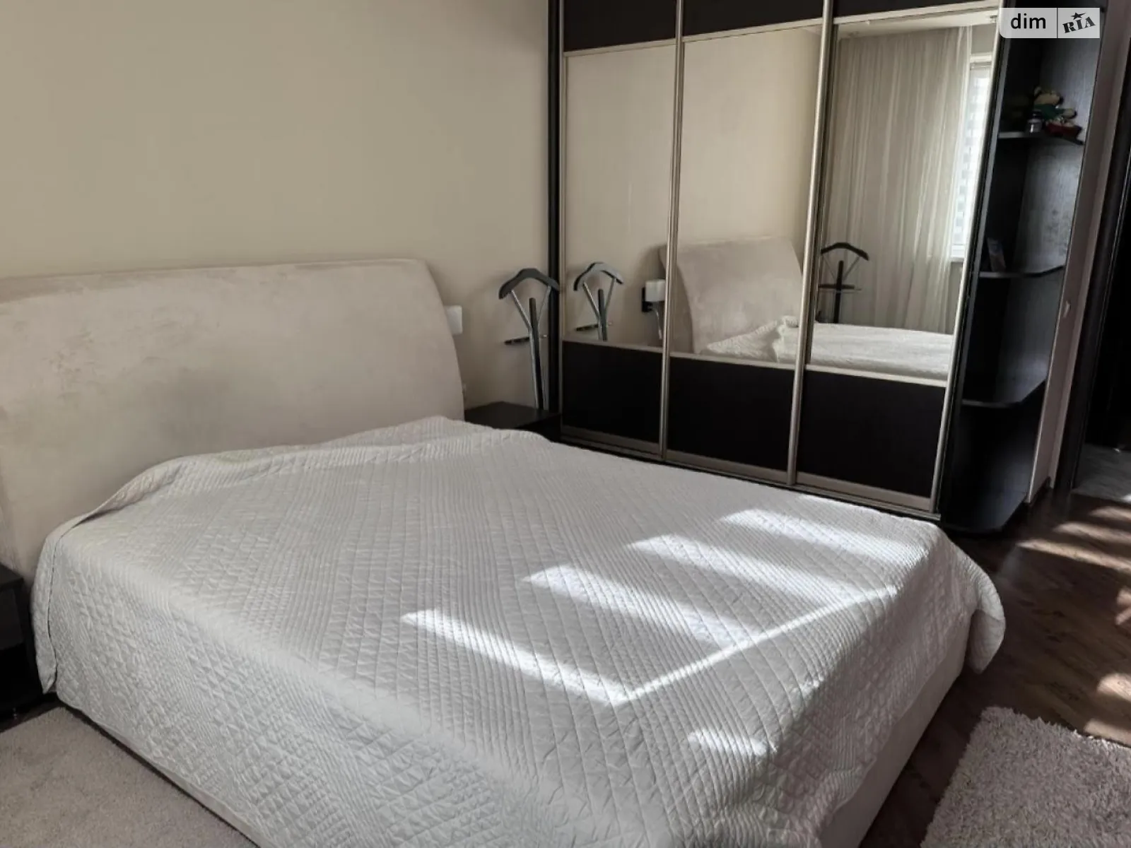 Продается 1-комнатная квартира 42 кв. м в Ужгороде, ул. Вишневая - фото 1