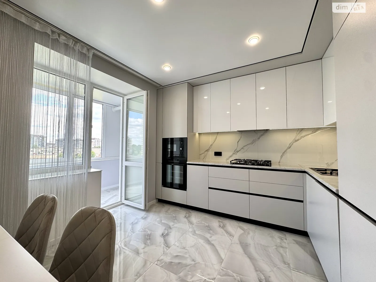 2-кімнатна квартира 70 кв. м у Тернополі, вул. Курбаса Леся - фото 1