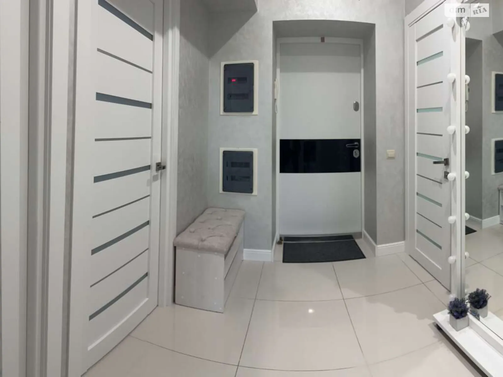 Продается 2-комнатная квартира 65 кв. м в Ирпене, ул. Киричека - фото 1