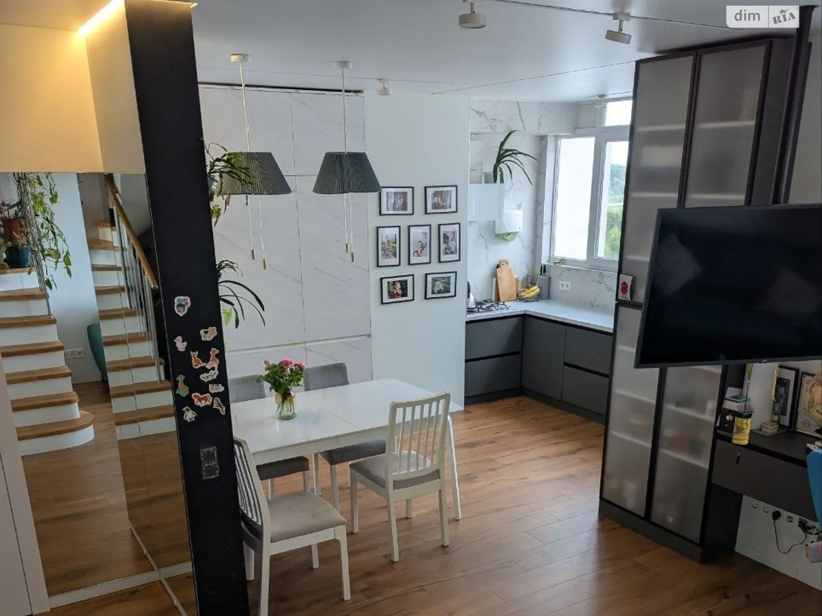 Продается 3-комнатная квартира 80.1 кв. м в Крюковщине, ул. Единства, 4 - фото 1