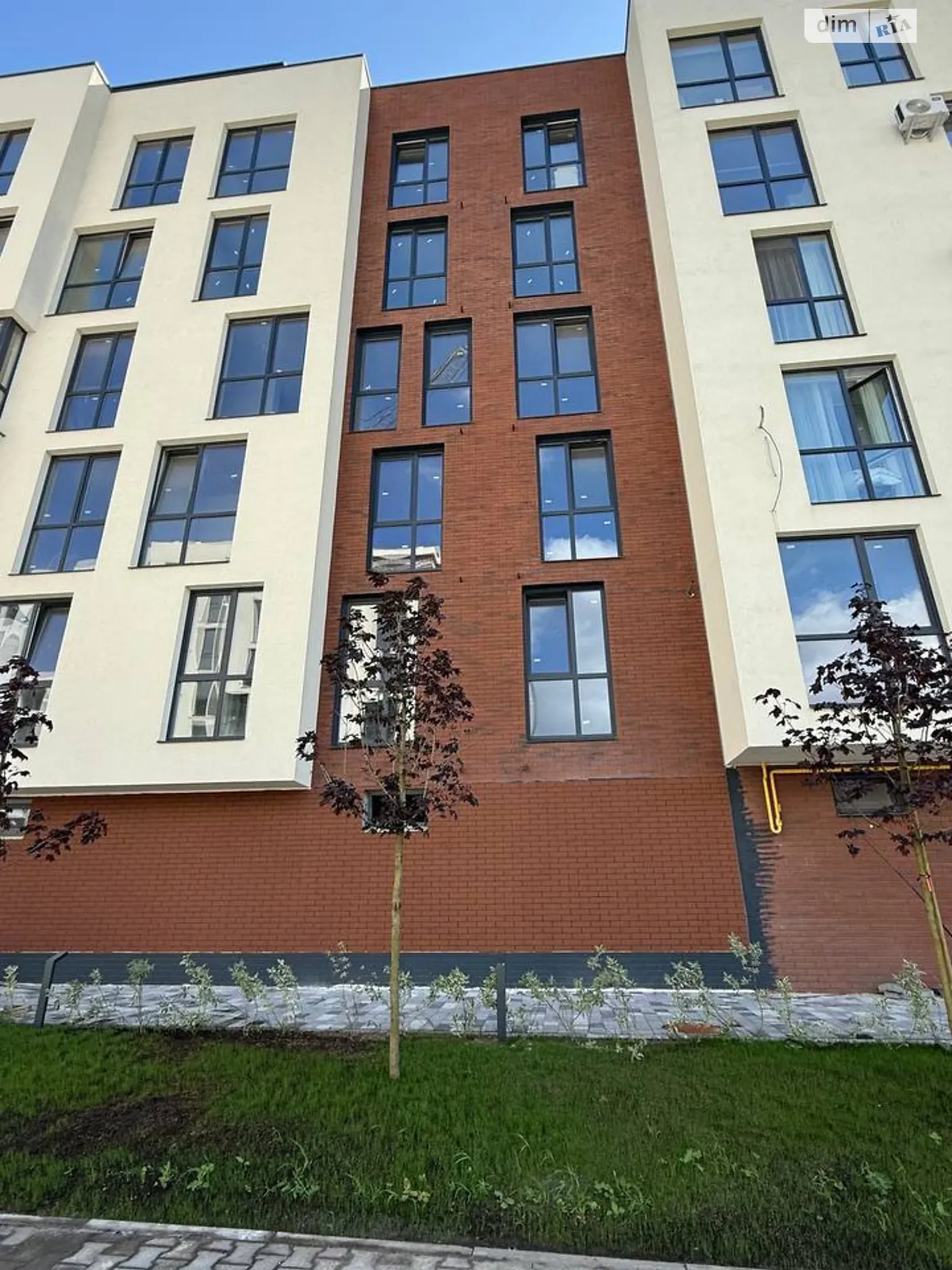 Продается 1-комнатная квартира 43 кв. м в Зубре, ул. Лесная, 51А - фото 1