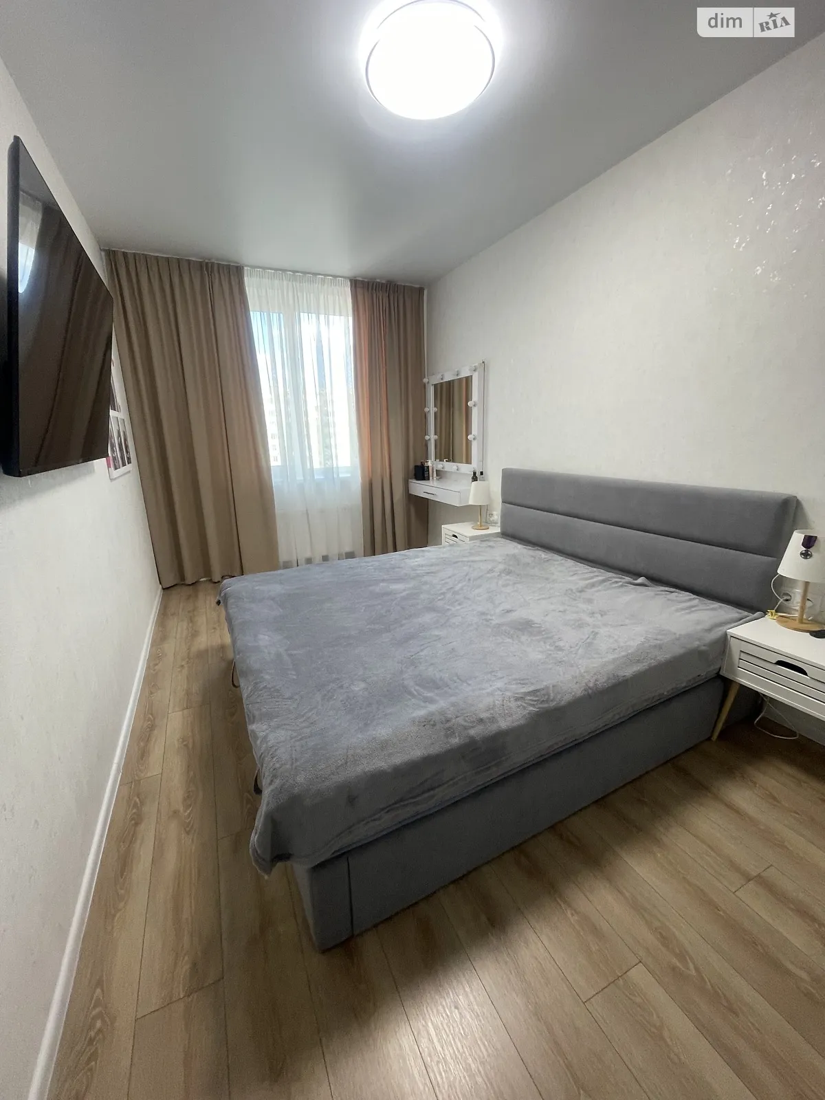 Продається 3-кімнатна квартира 73.8 кв. м у Софіївській Борщагівці, вул. Клубна, 10 - фото 1