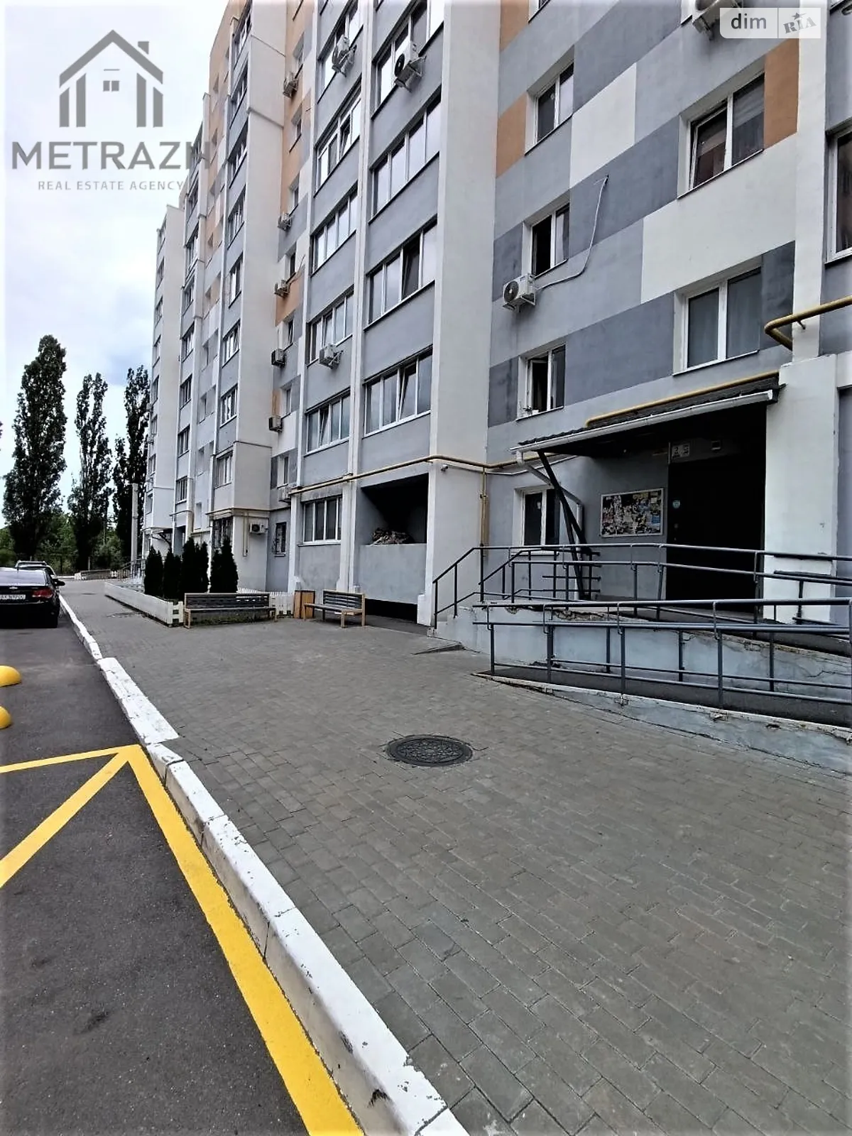 Продается 1-комнатная квартира 38 кв. м в Харькове, ул. Домостроительная, 13 - фото 1