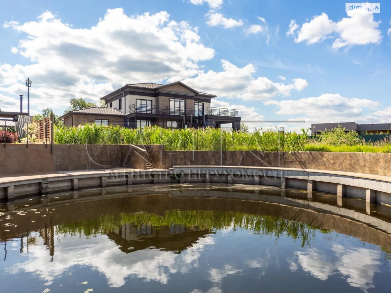 Продается дом на 2 этажа 300 кв. м с баней/сауной, цена: 1000000 $ - фото 1