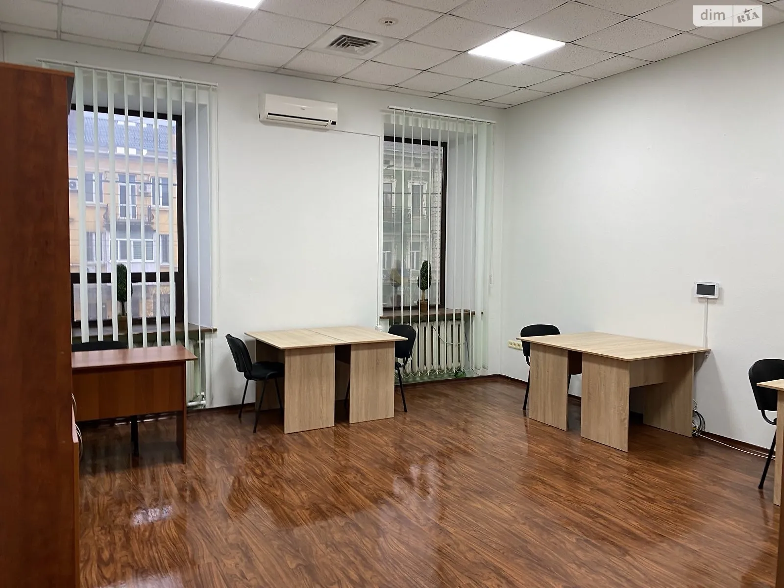 Сдается в аренду офис 35 кв. м в бизнес-центре, цена: 10000 грн - фото 1
