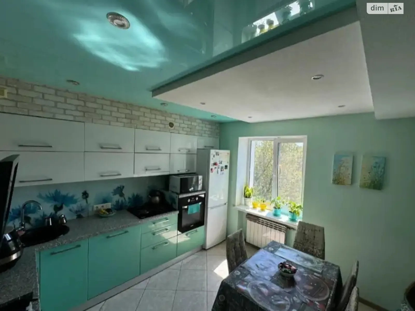 Продается 3-комнатная квартира 65.2 кв. м в Днепре, ул. Казакевича, 6 - фото 1