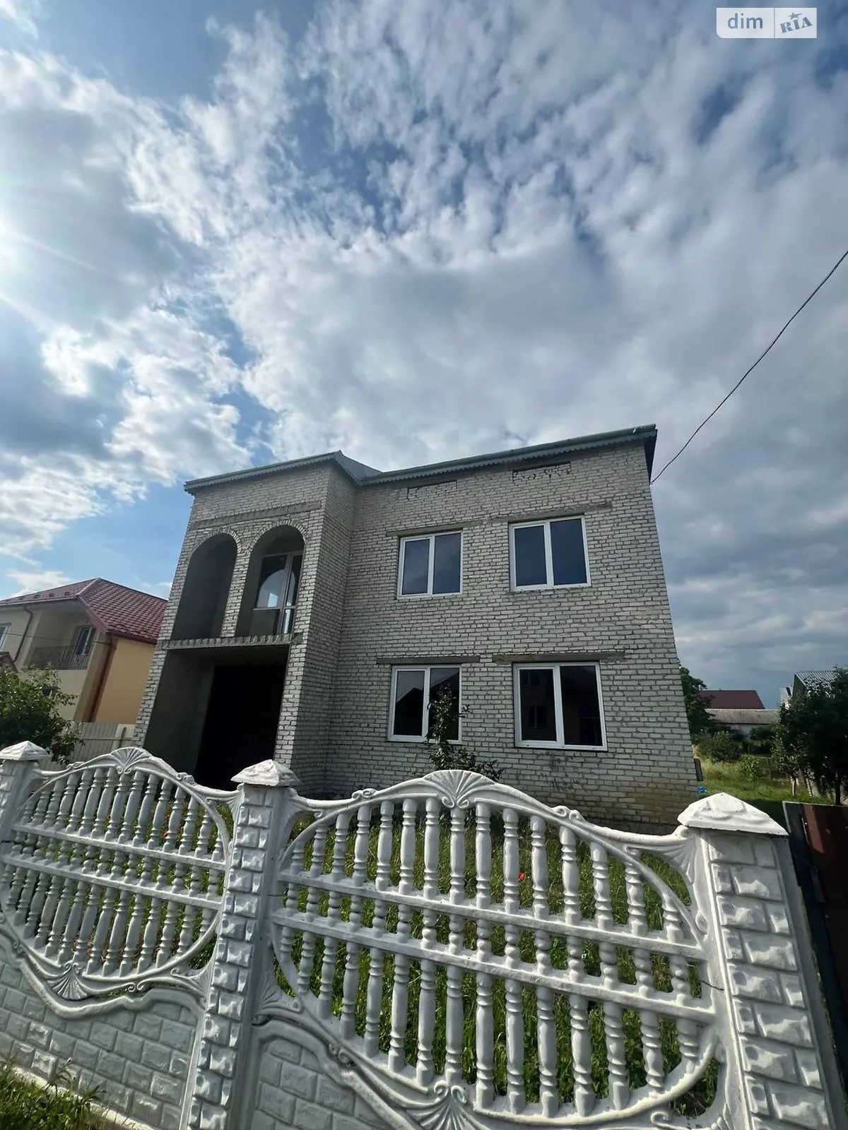 Продается дом на 2 этажа 204 кв. м с мебелью, цена: 100000 $ - фото 1