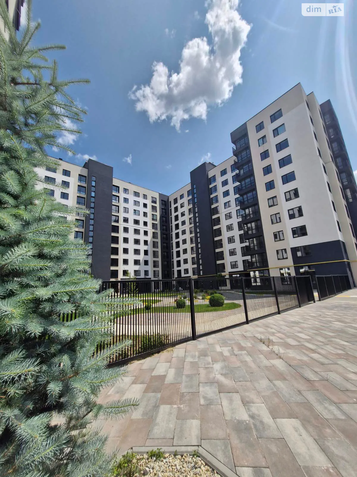 Продается 1-комнатная квартира 40.6 кв. м в Буче - фото 1