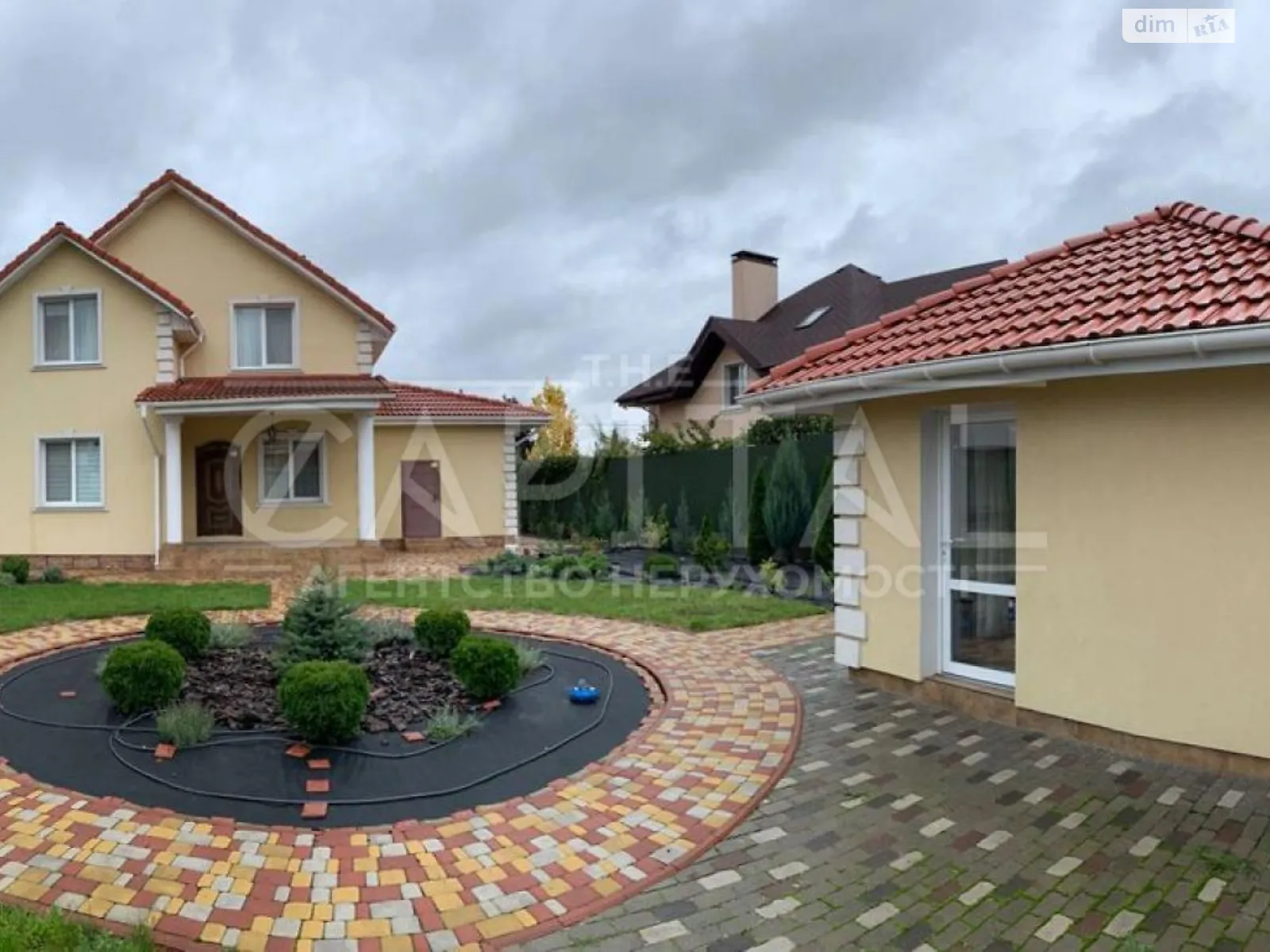 Сдается в аренду дом на 2 этажа 180 кв. м с верандой, цена: 2300 $ - фото 1