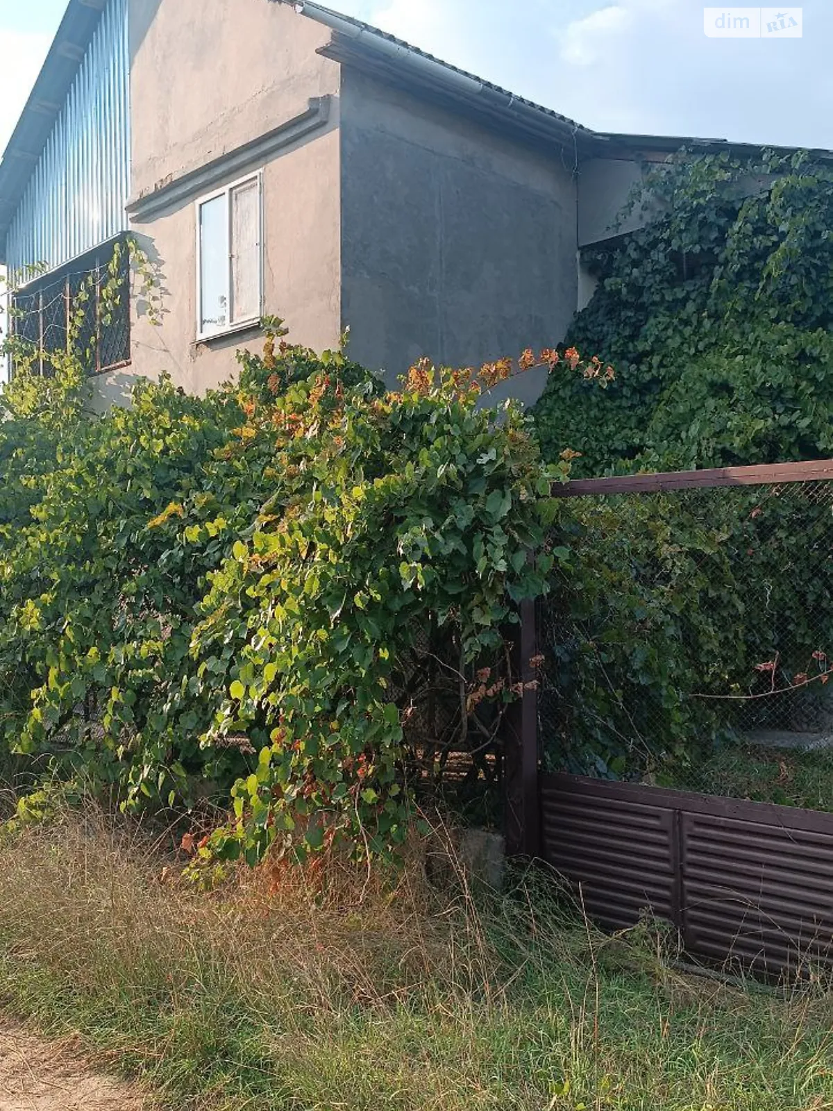 Продается дом на 2 этажа 100 кв. м с баней/сауной, цена: 15000 $ - фото 1
