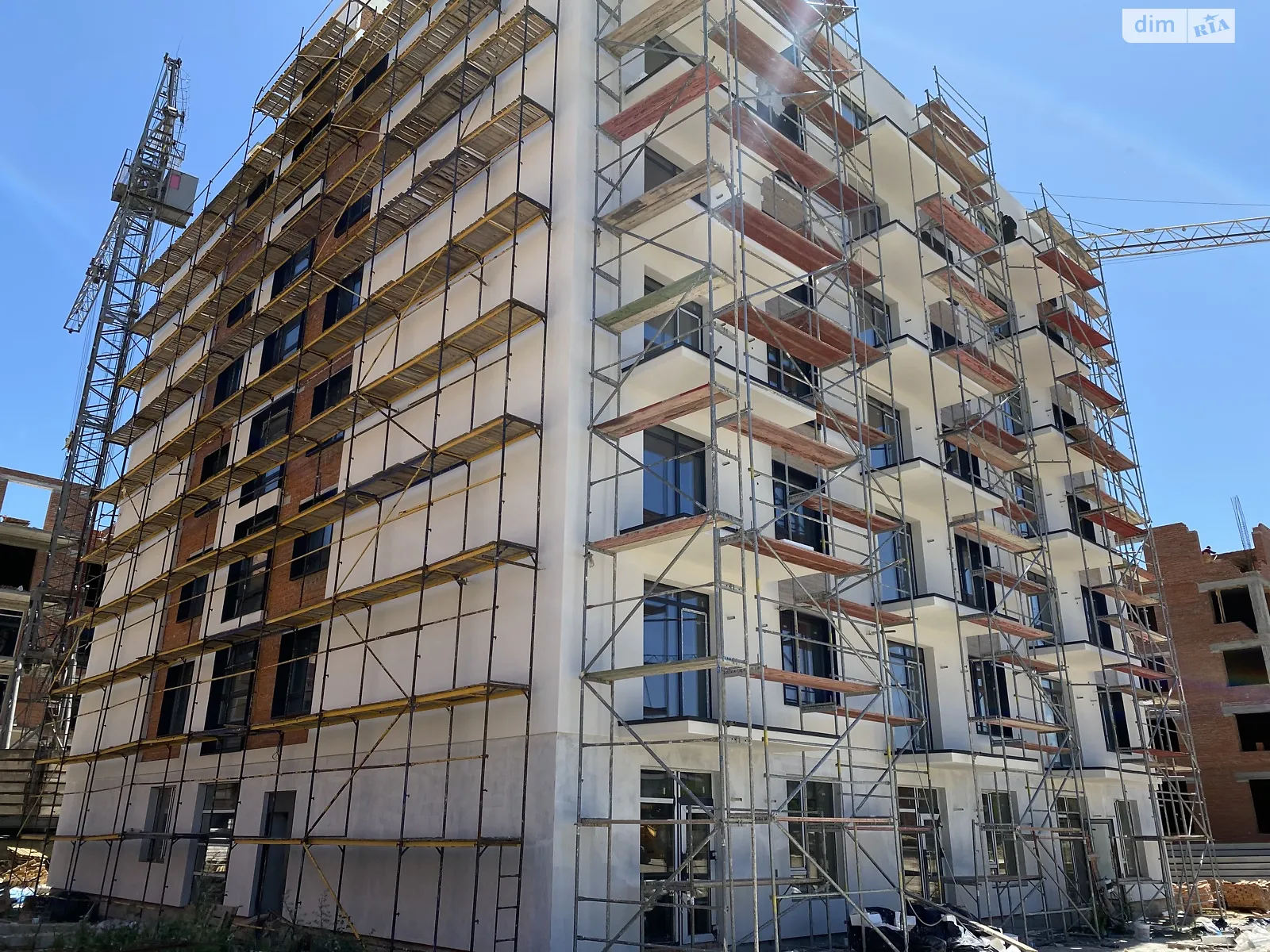 Продається 2-кімнатна квартира 65.7 кв. м у Івано-Франківську, вул. Коновальця Євгена - фото 1