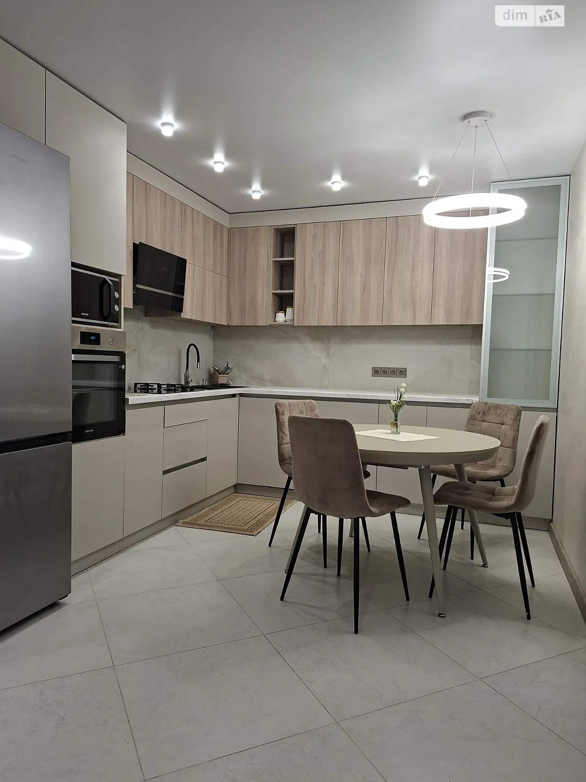 2-кімнатна квартира 70 кв. м у Тернополі, вул. Сахарова Андрія Академіка - фото 1