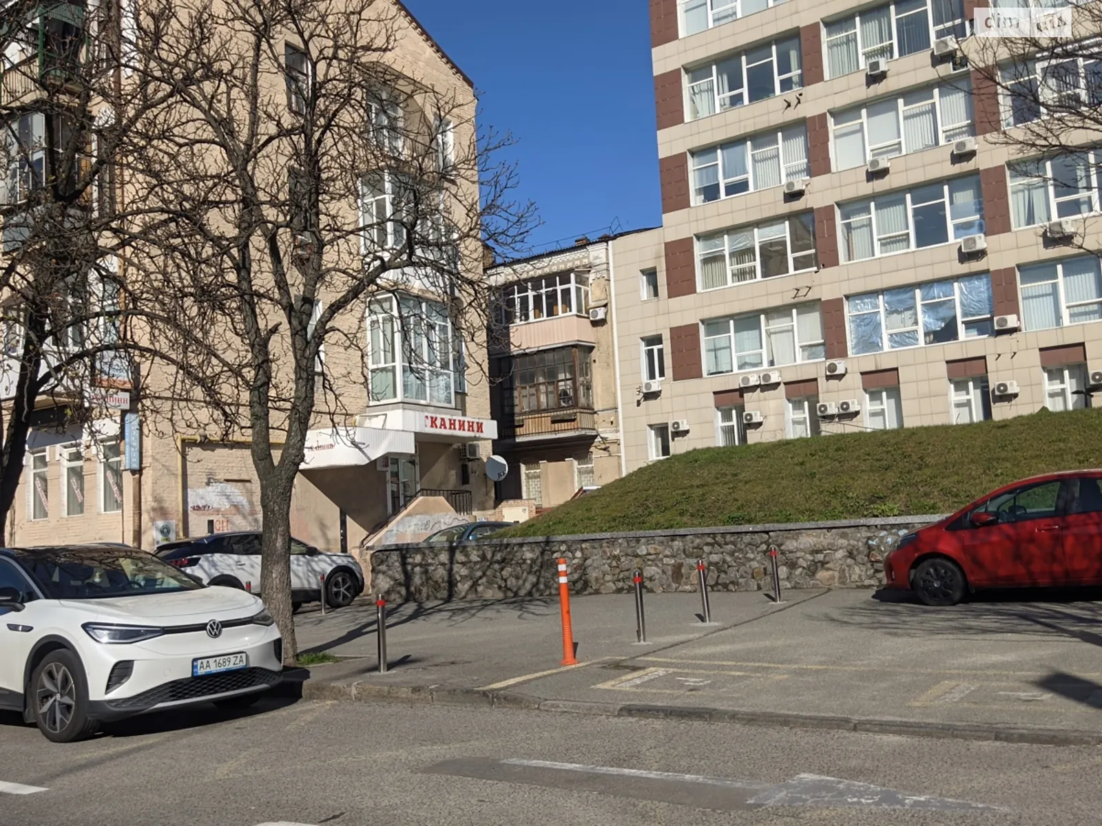 Продается помещения свободного назначения 45 кв. м в 3-этажном здании, цена: 69900 $ - фото 1