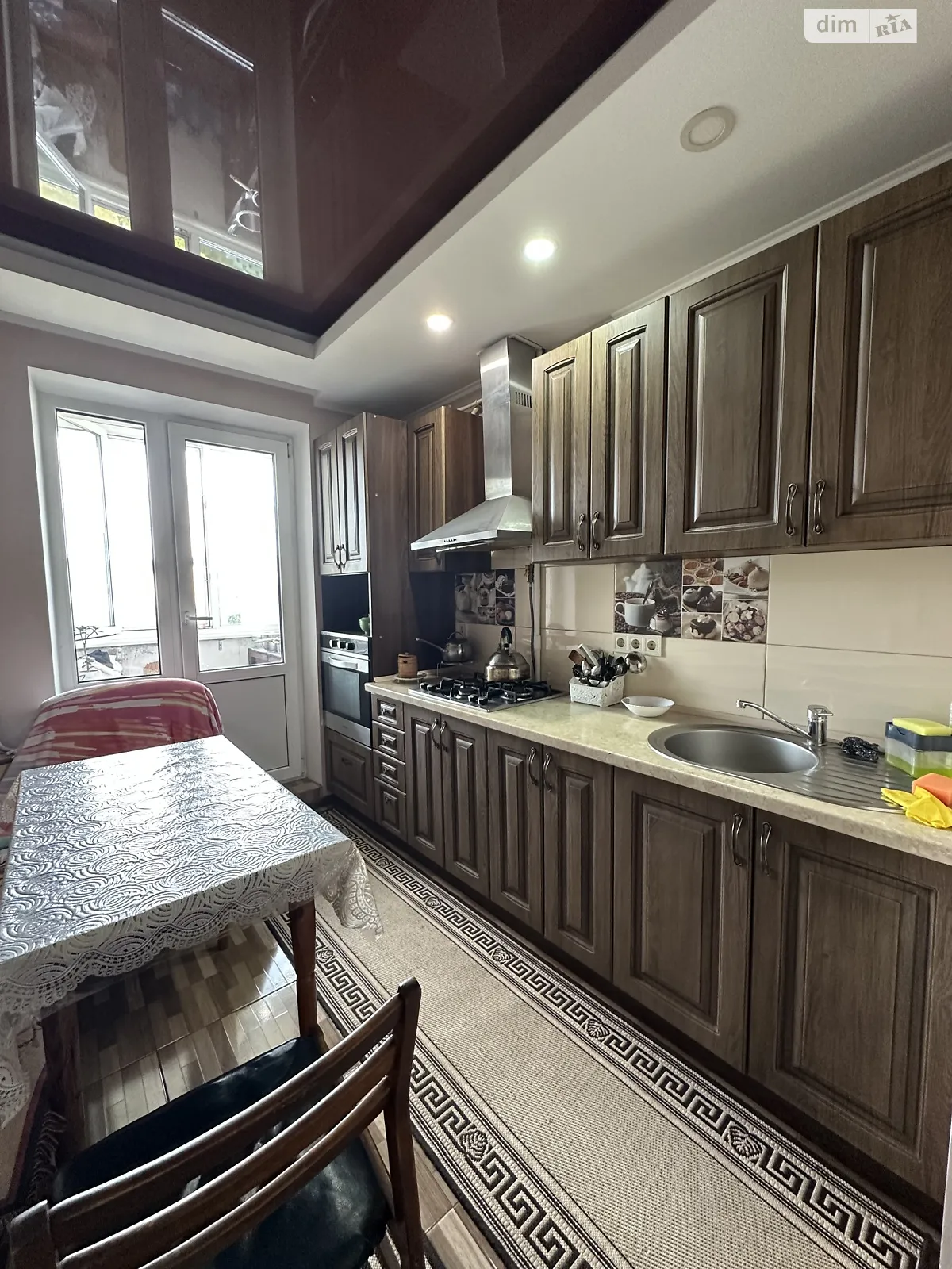 Продается 3-комнатная квартира 67 кв. м в Ровно, ул. Мельника Андрея - фото 1