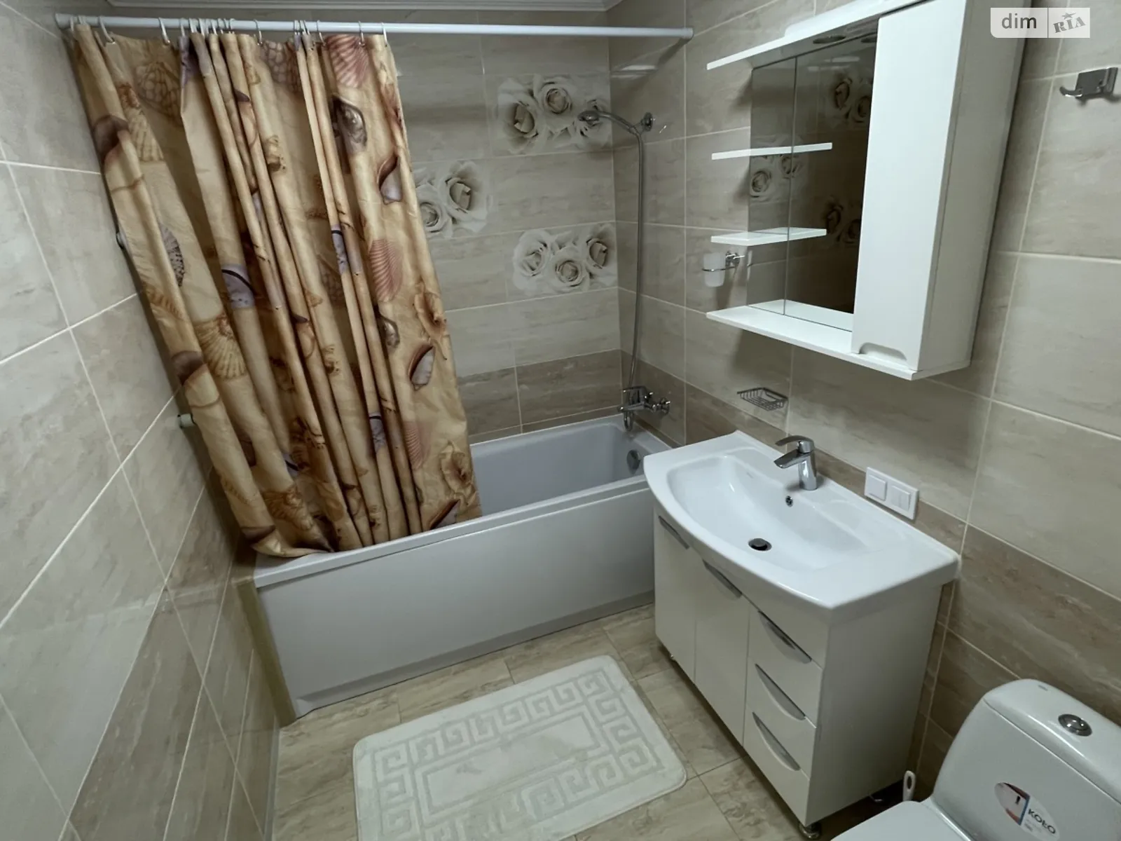 Продается 1-комнатная квартира 49 кв. м в Виннице, ул. Острожского, 2 - фото 1
