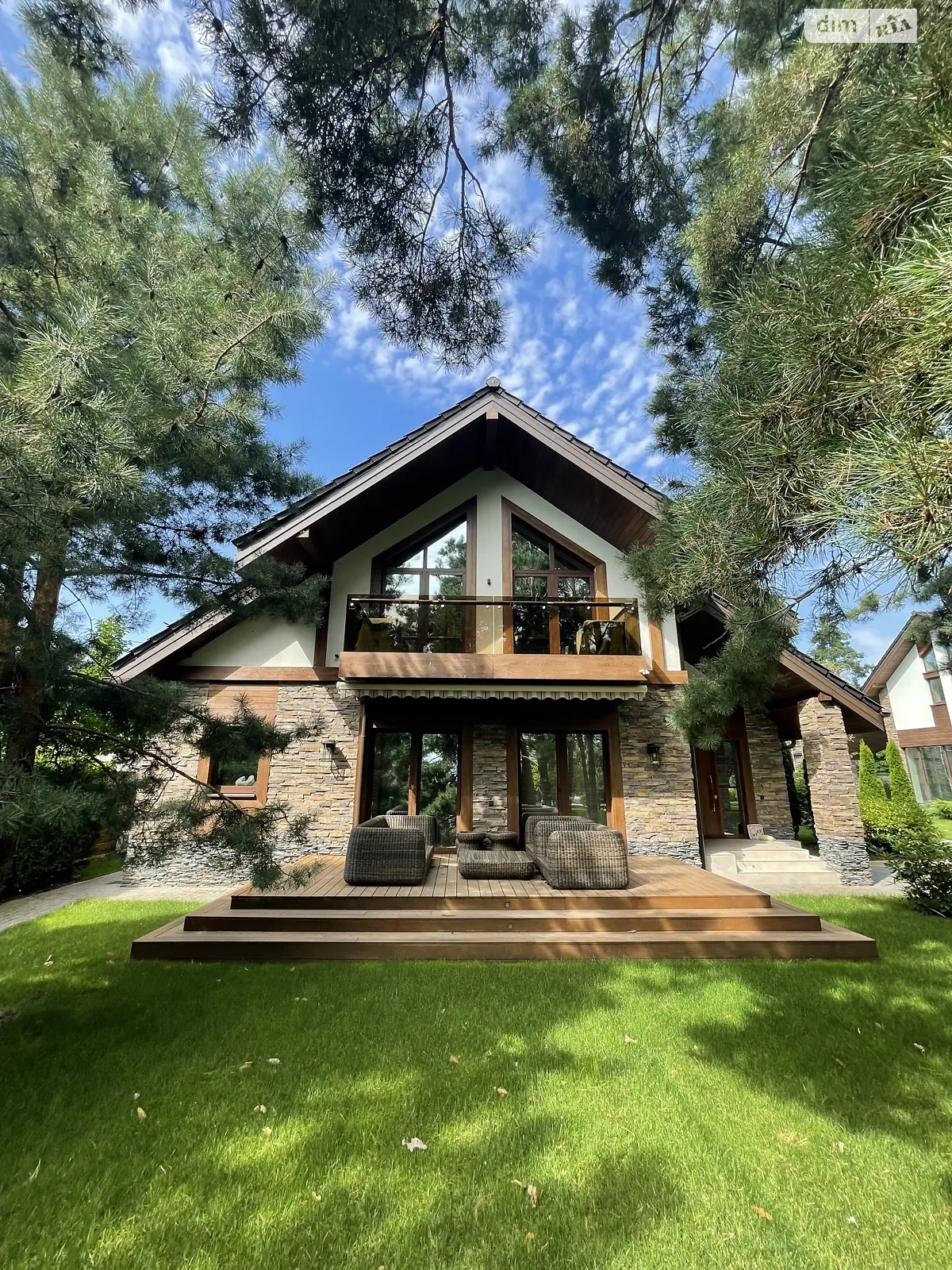 Сдается в аренду дом на 2 этажа 220 кв. м с террасой, цена: 5555 $ - фото 1