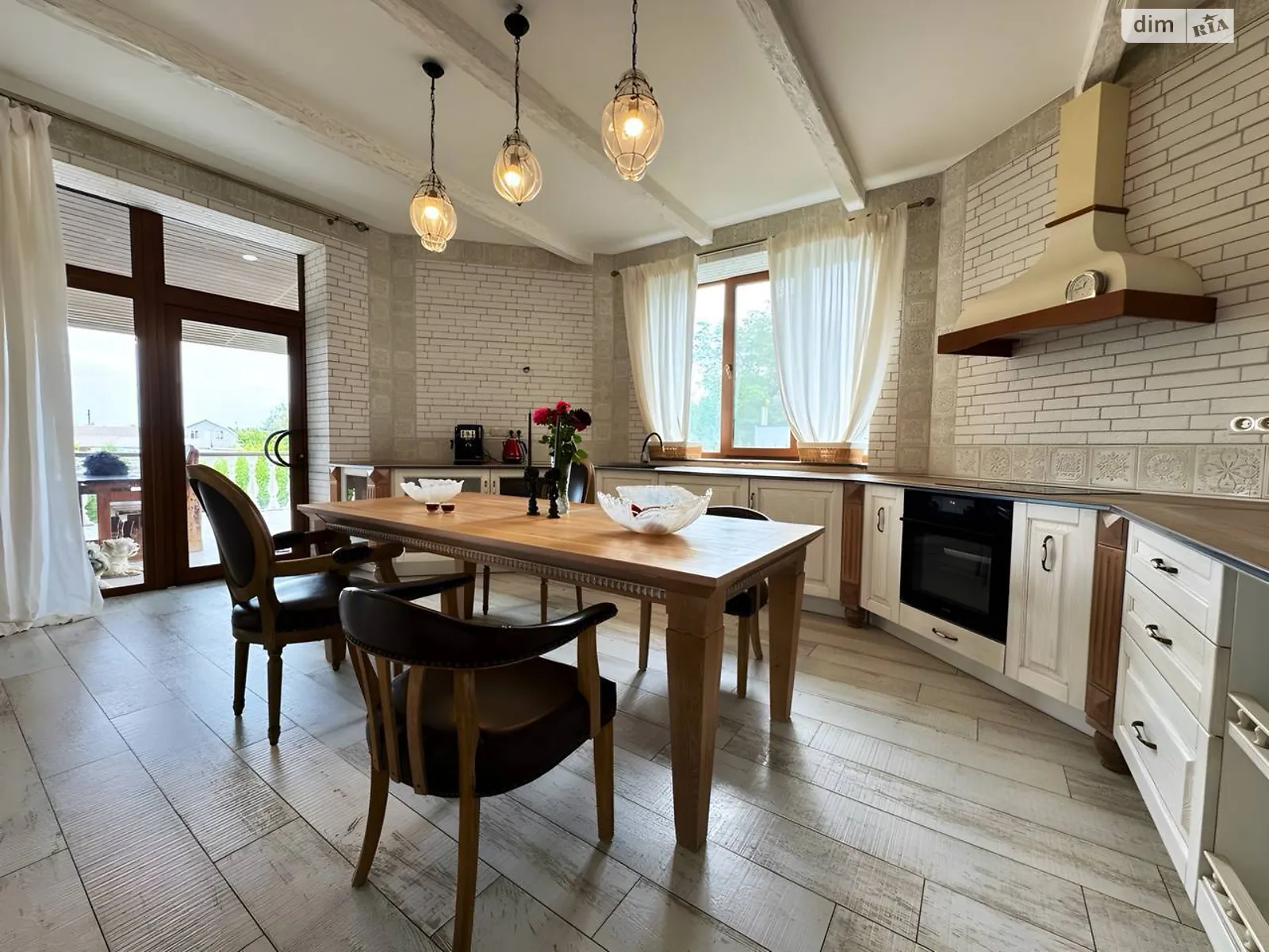 Сдается в аренду дом на 2 этажа 295 кв. м с мансардой, цена: 1300 $ - фото 1