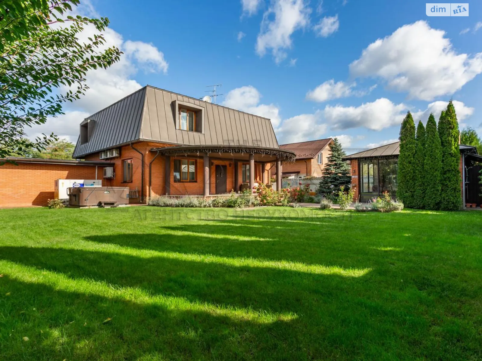 Продається будинок 2 поверховий 220 кв. м з бесідкою, цена: 350000 $ - фото 1
