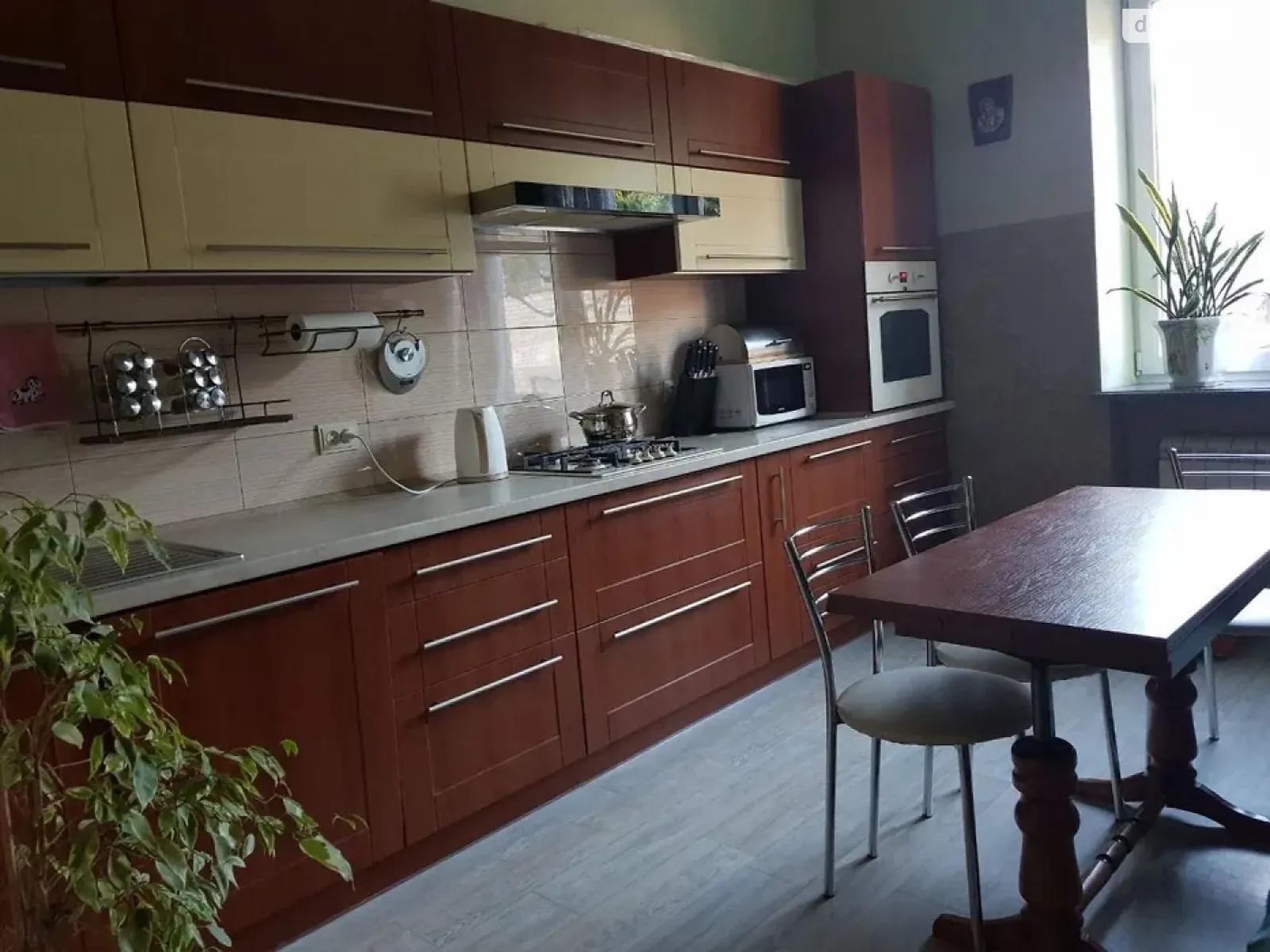 Продается 2-комнатная квартира 78 кв. м в Львове, пл. Князя Святослава - фото 1