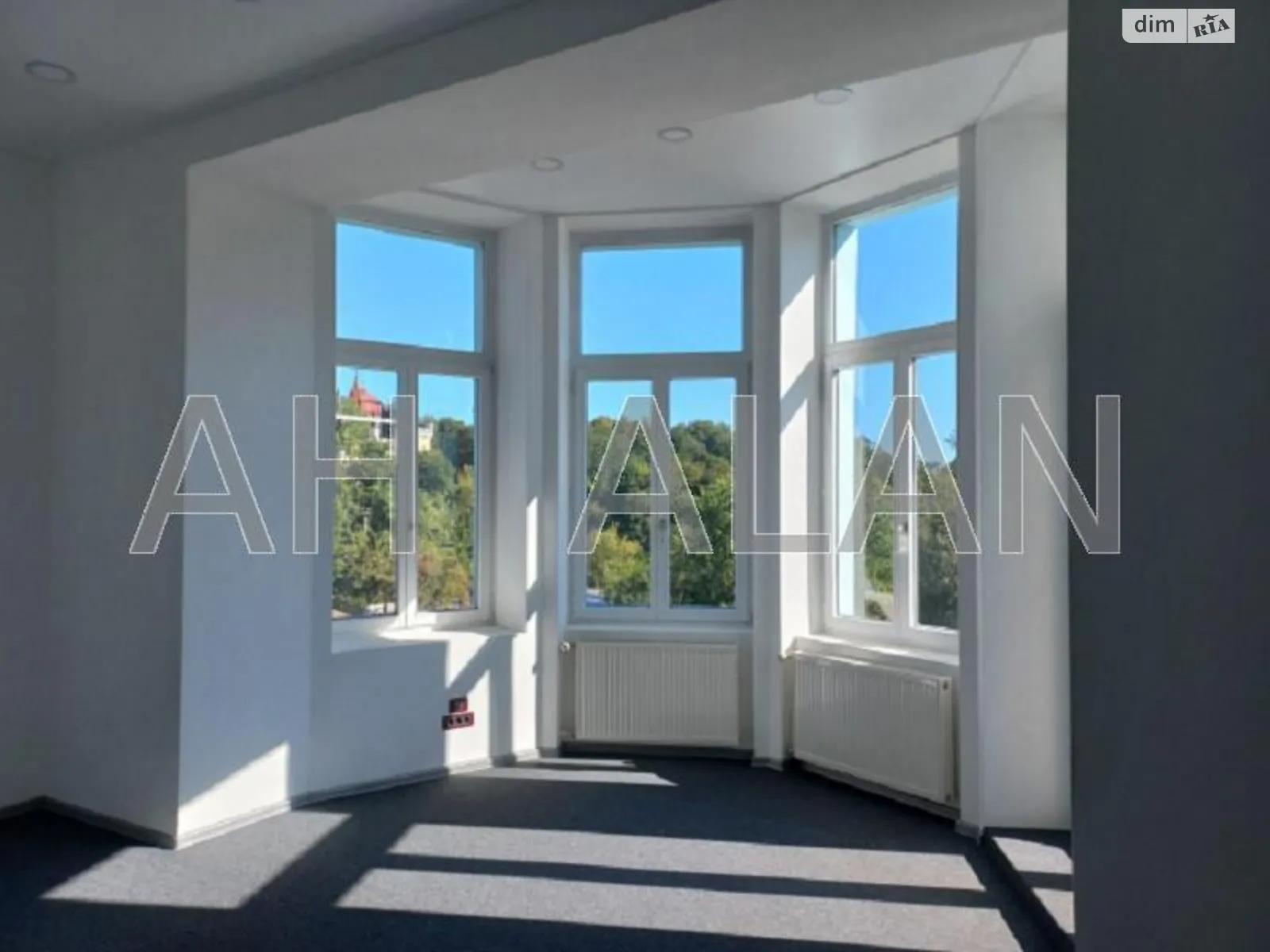 Сдается в аренду офис 263 кв. м в бизнес-центре, цена: 3890 $ - фото 1
