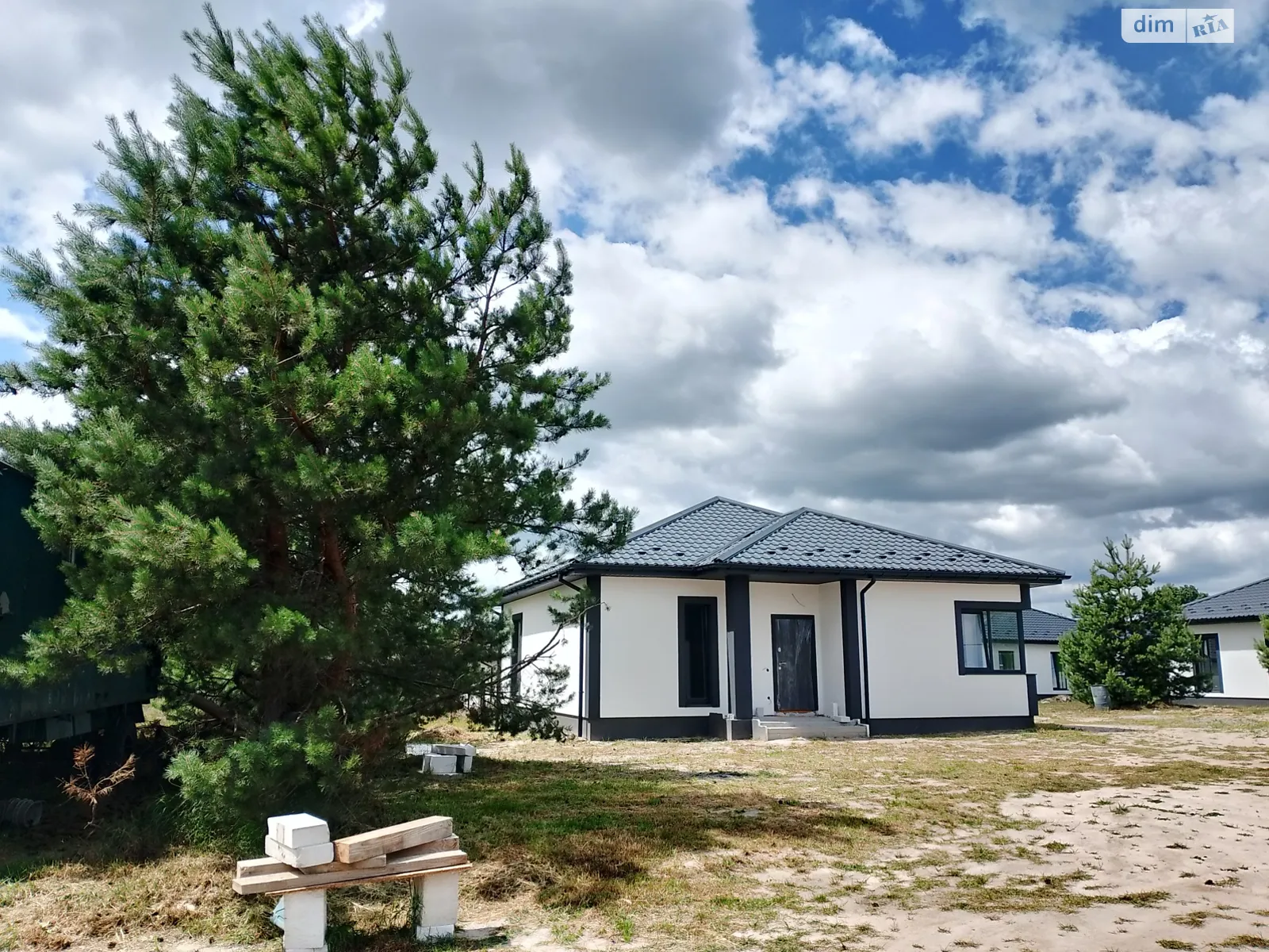 Продається одноповерховий будинок 90 кв. м з мансардою, цена: 63000 $ - фото 1