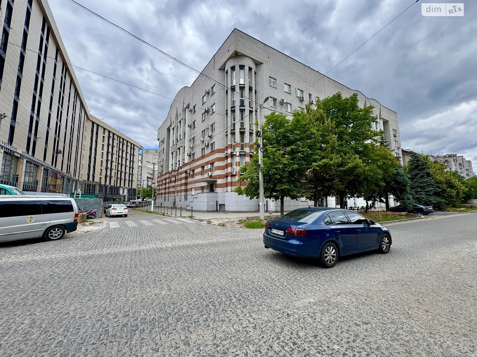 Продается 3-комнатная квартира 117.9 кв. м в Днепре, ул. Литейная, 9 - фото 1