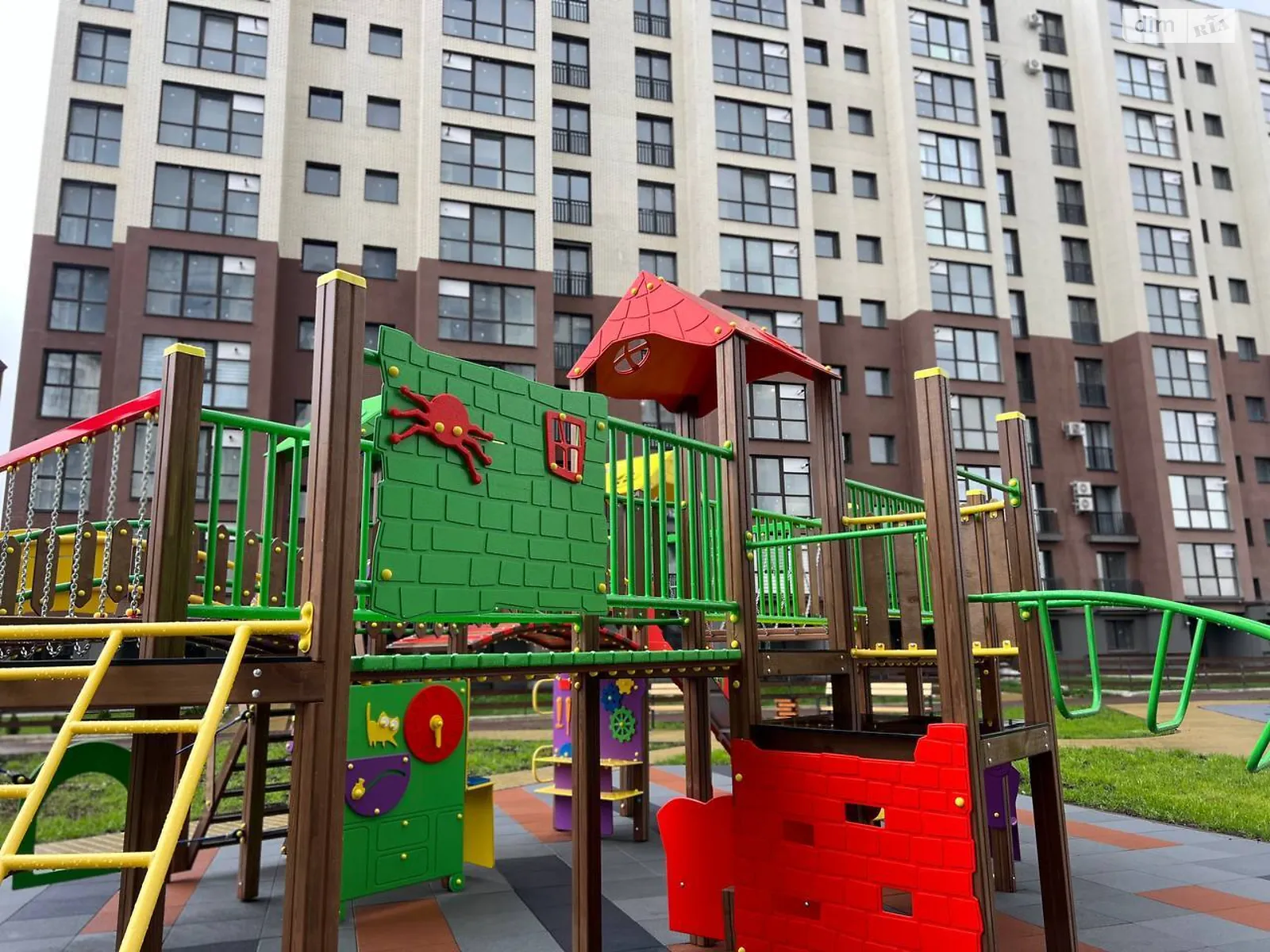 Продается 2-комнатная квартира 63.7 кв. м в Ивано-Франковске, ул. Ребета Л. - фото 1