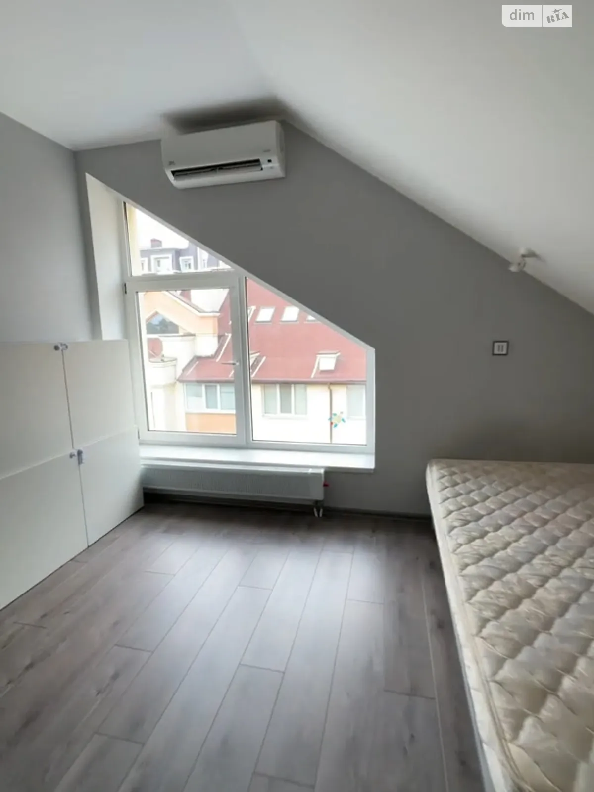 Продается 1-комнатная квартира 45 кв. м в Буче, бул. Богдана Хмельницкого, 13 - фото 1
