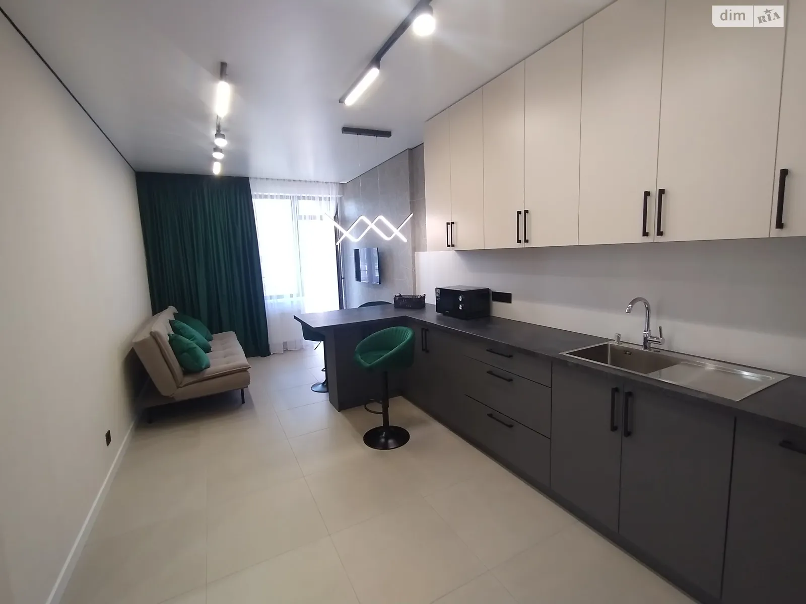 Продается 2-комнатная квартира 69 кв. м в Одессе, ул. Генуэзская, 1/1 - фото 1