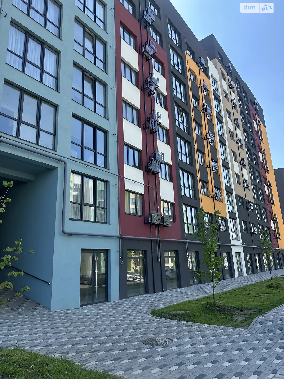 Продається 1-кімнатна квартира 44 кв. м у Рівному, вул. Студентська, 24А - фото 1