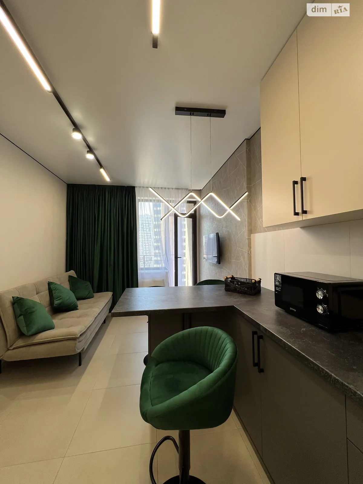 Продается 2-комнатная квартира 69 кв. м в Одессе, ул. Генуэзская, 1/1 - фото 1