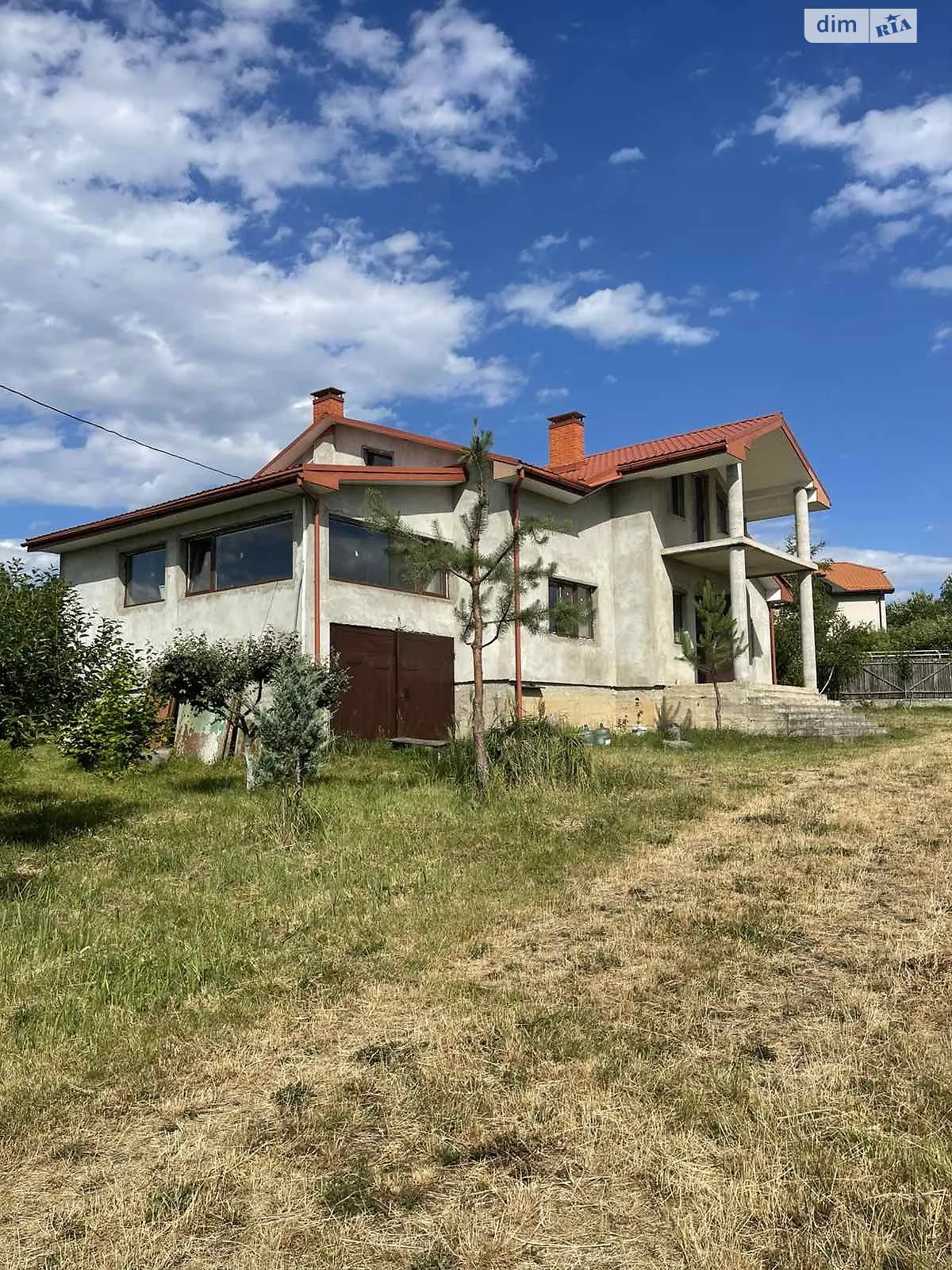 Продается дом на 2 этажа 250 кв. м с бассейном, цена: 180000 $ - фото 1