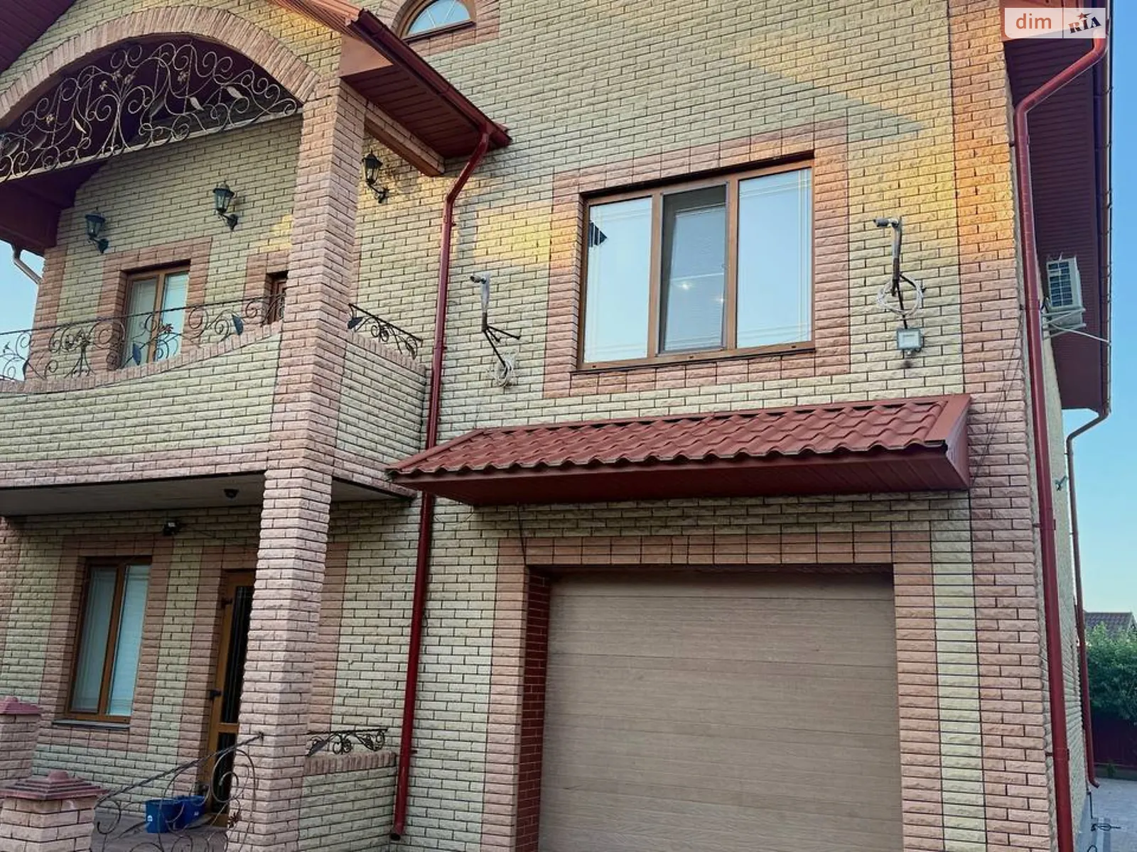 Сдается в аренду дом на 2 этажа 300 кв. м с беседкой, цена: 2995 $ - фото 1