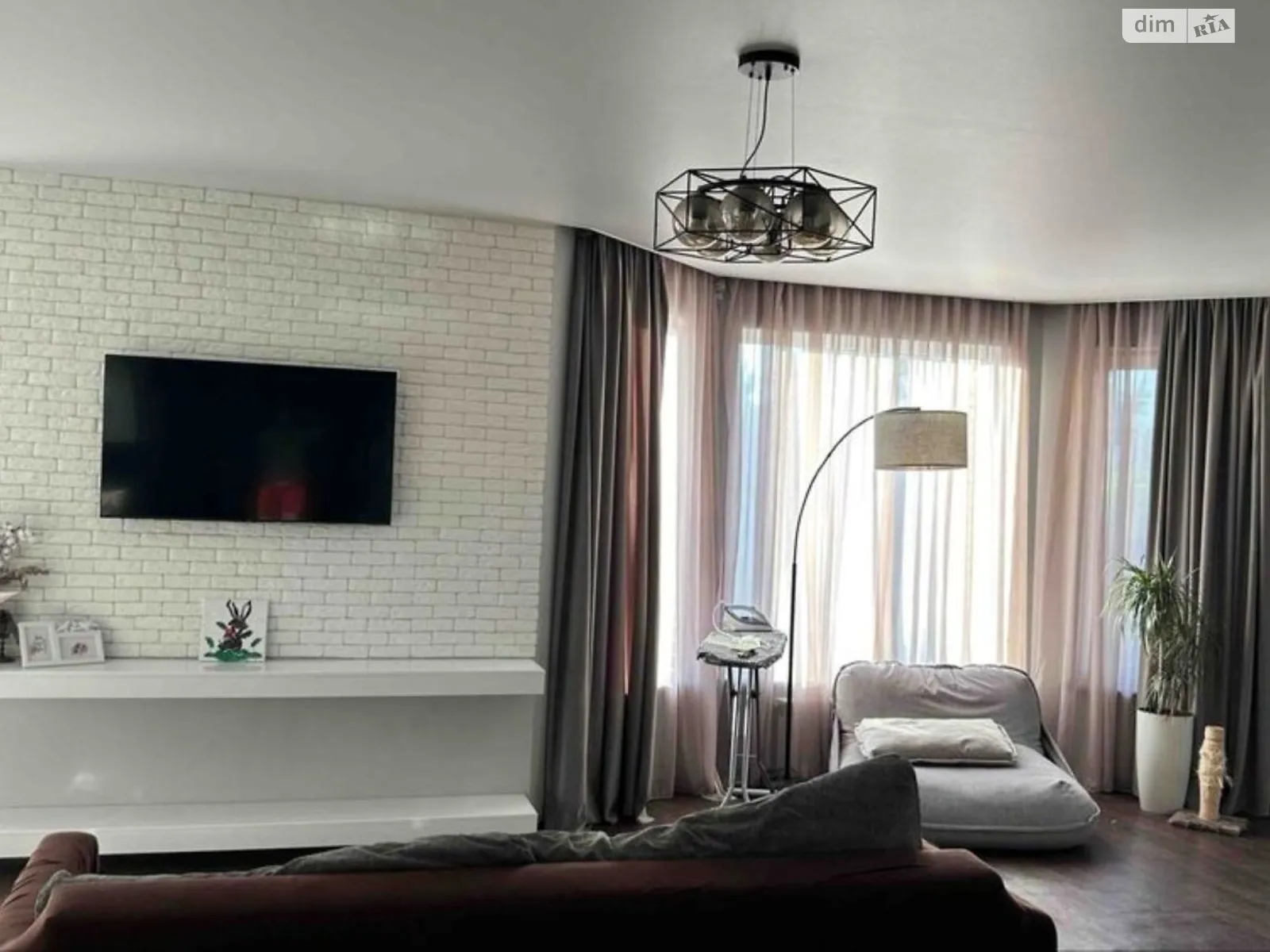 Продается дом на 2 этажа 230 кв. м с мансардой, цена: 190000 $ - фото 1