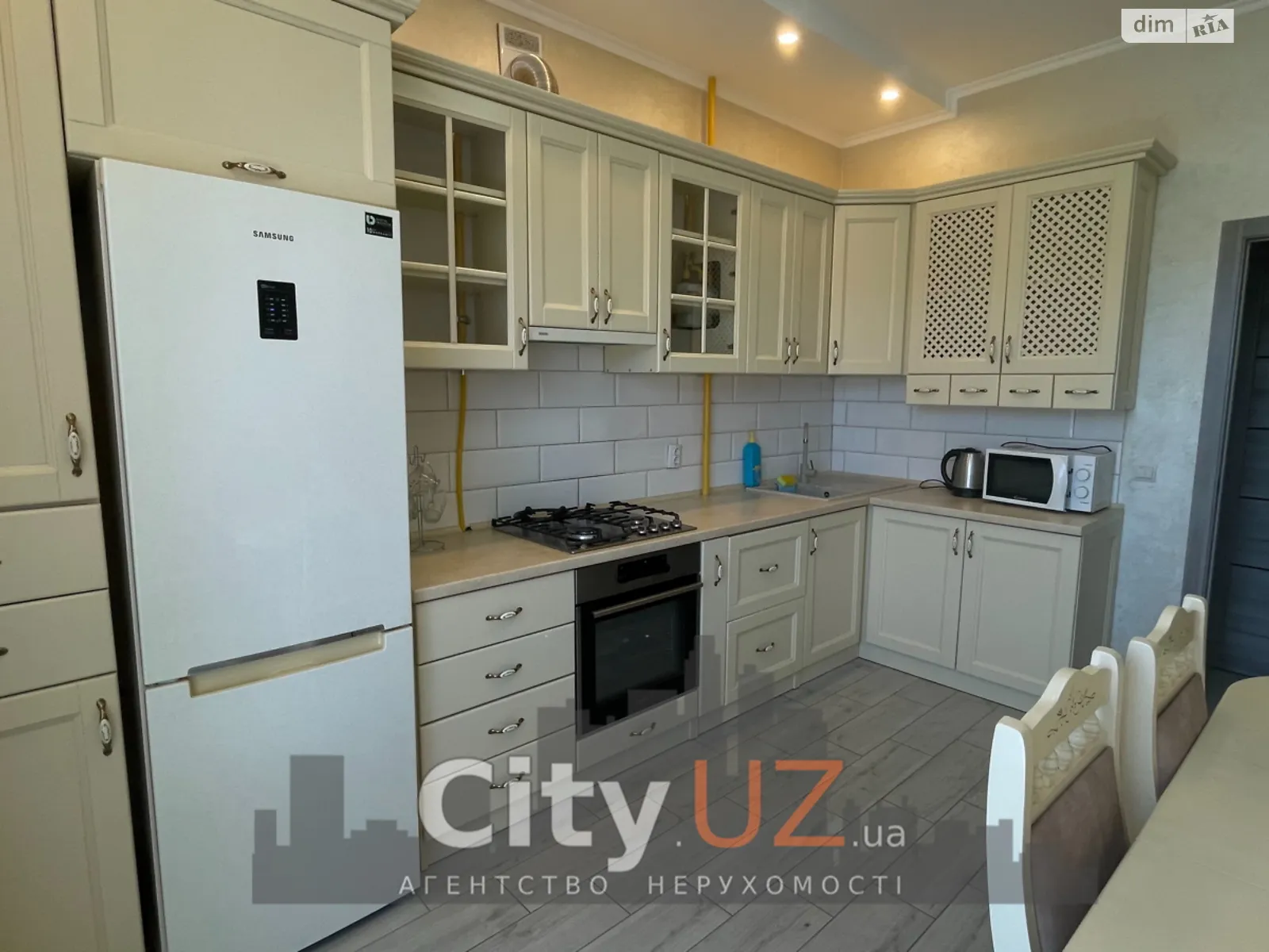 Продается 2-комнатная квартира 74 кв. м в Ужгороде, ул. Заньковецкой, 5Б - фото 1