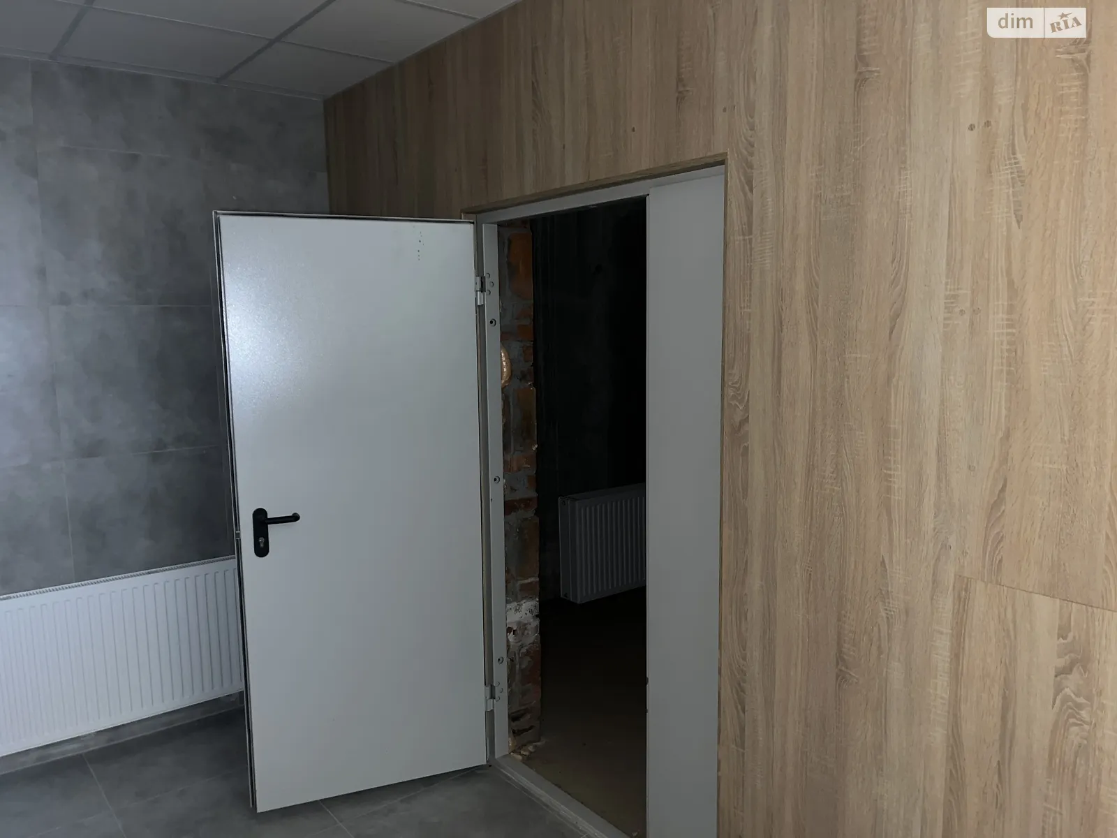 Продается помещения свободного назначения 91.4 кв. м в 25-этажном здании, цена: 99000 $ - фото 1