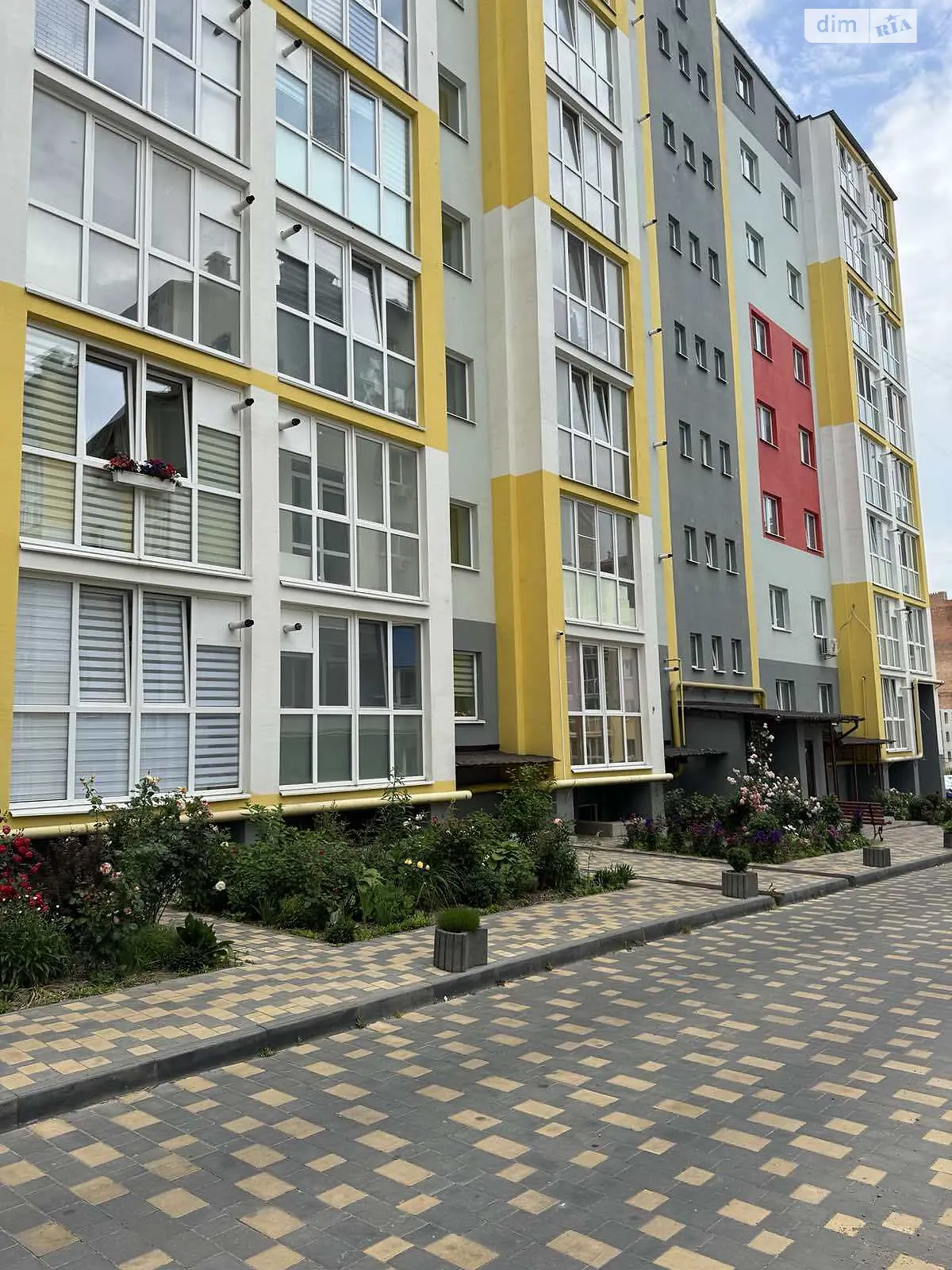 Продается 1-комнатная квартира 37.7 кв. м в Зарванцах, ул. Одесская, 3 корпус 10 - фото 1