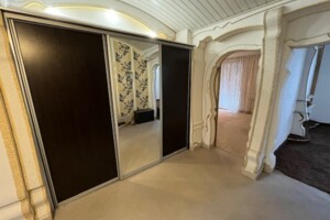 Продаж квартири, Львівська, Червоноград, Радехівська вулиця, буд. 6