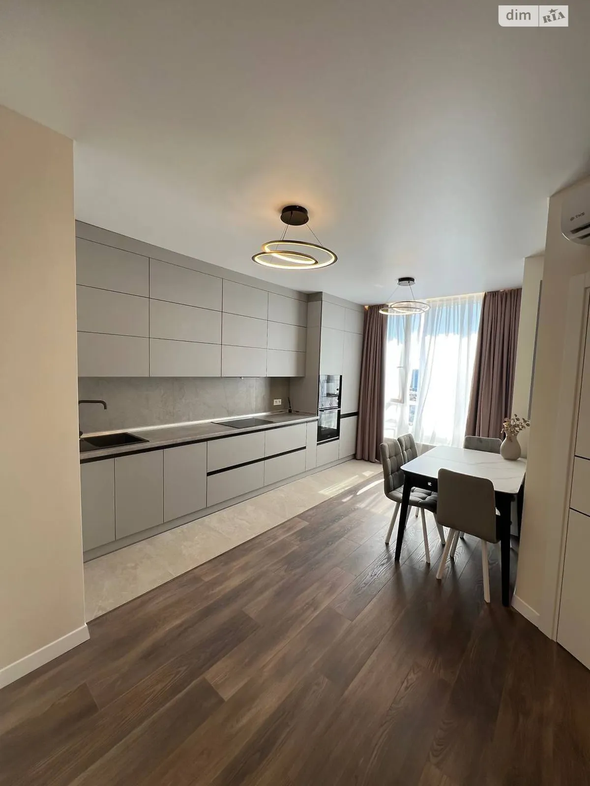 Продается 1-комнатная квартира 47 кв. м в Одессе, ул. Ивана Франко, 40 корпус 1 - фото 1