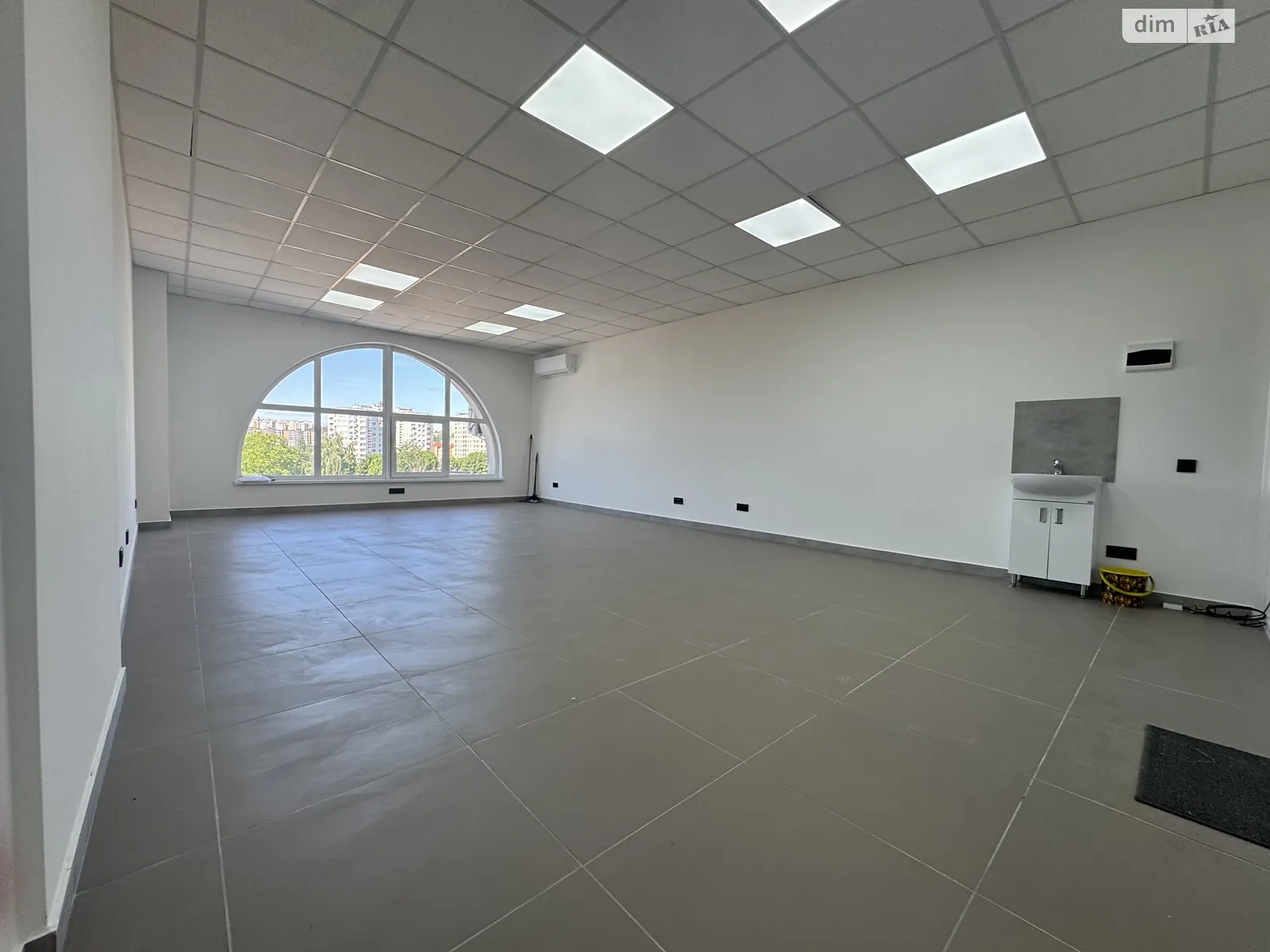 Сдается в аренду помещения свободного назначения 45 кв. м в 15-этажном здании, цена: 9990 грн - фото 1