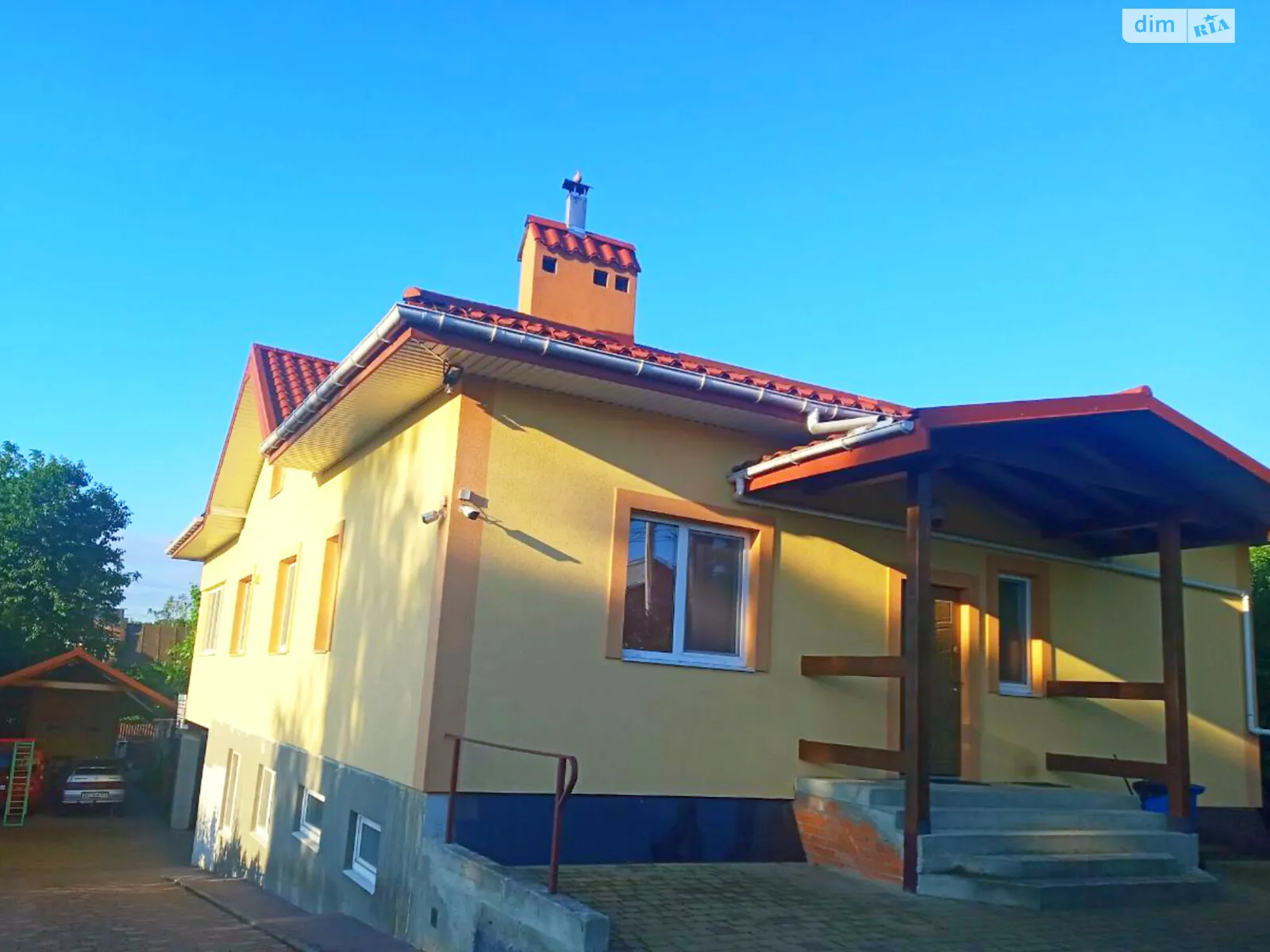 Продается дом на 2 этажа 300 кв. м с балконом, цена: 265000 $ - фото 1