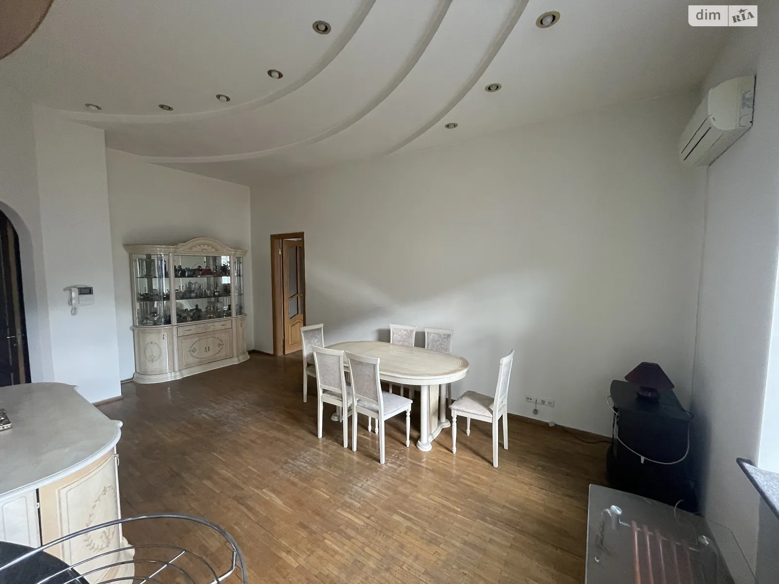 Продается 2-комнатная квартира 97 кв. м в Киеве, ул. Михайловская, 18А - фото 1