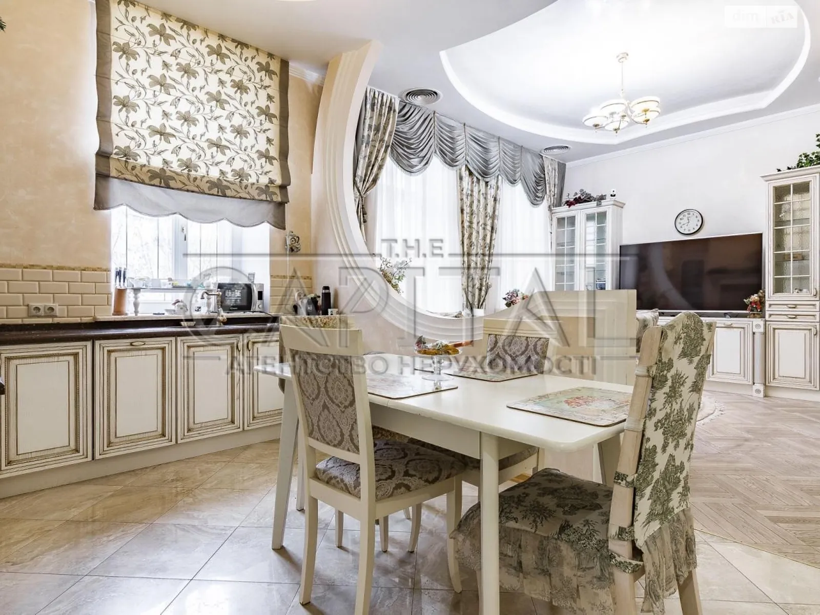 Продается 4-комнатная квартира 182 кв. м в, цена: 385000 $ - фото 1