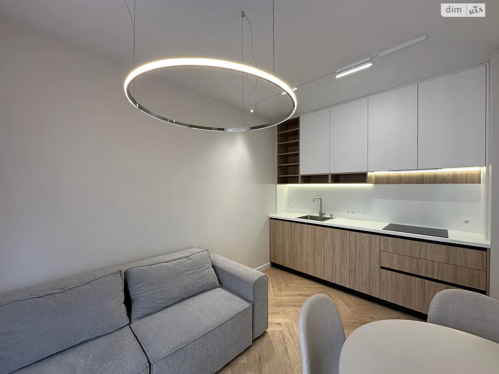 Продается 1-комнатная квартира 42 кв. м в Одессе, ул. Краснова, 3 корпус 61 - фото 1