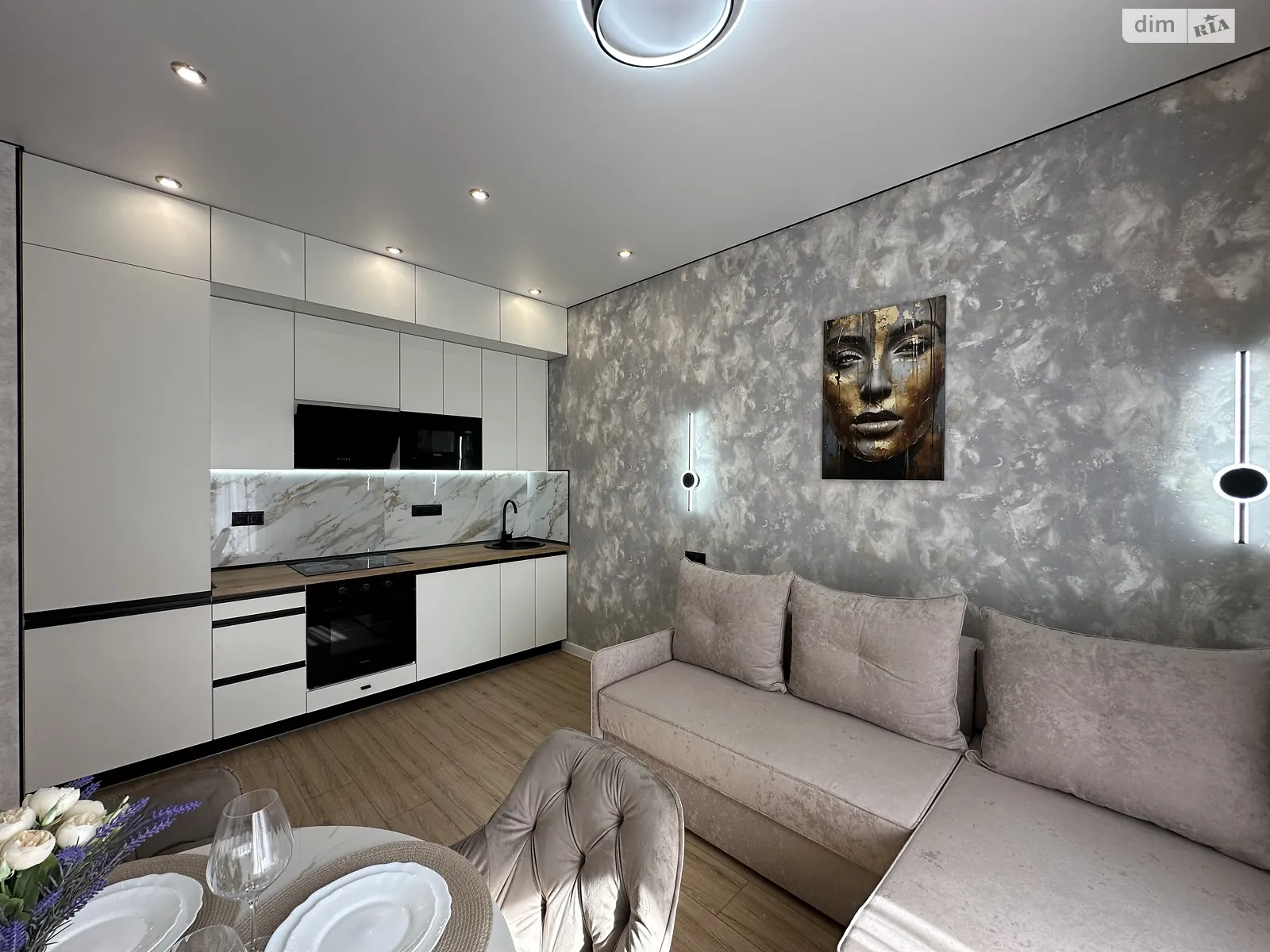 Продается 1-комнатная квартира 42 кв. м в Одессе, ул. Краснова, 3 корпус 61 - фото 1