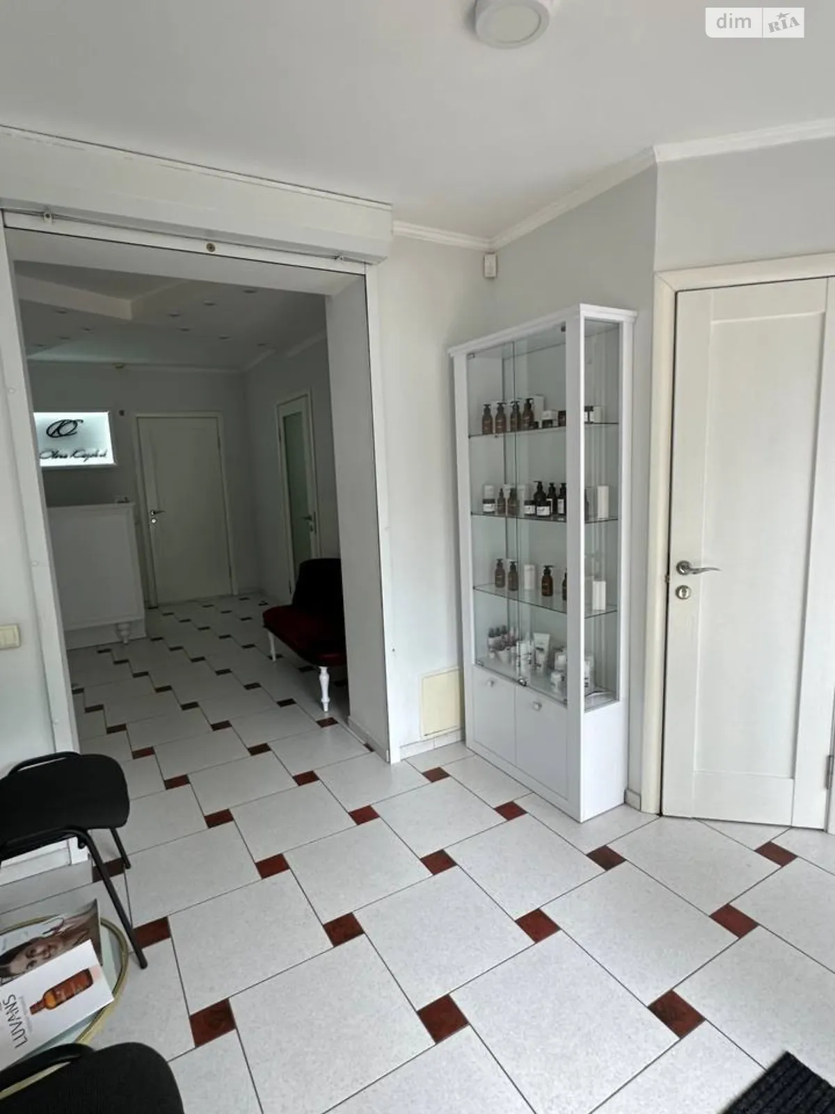 Продається об'єкт сфери послуг 63 кв. м в 5-поверховій будівлі, цена: 107000 $ - фото 1