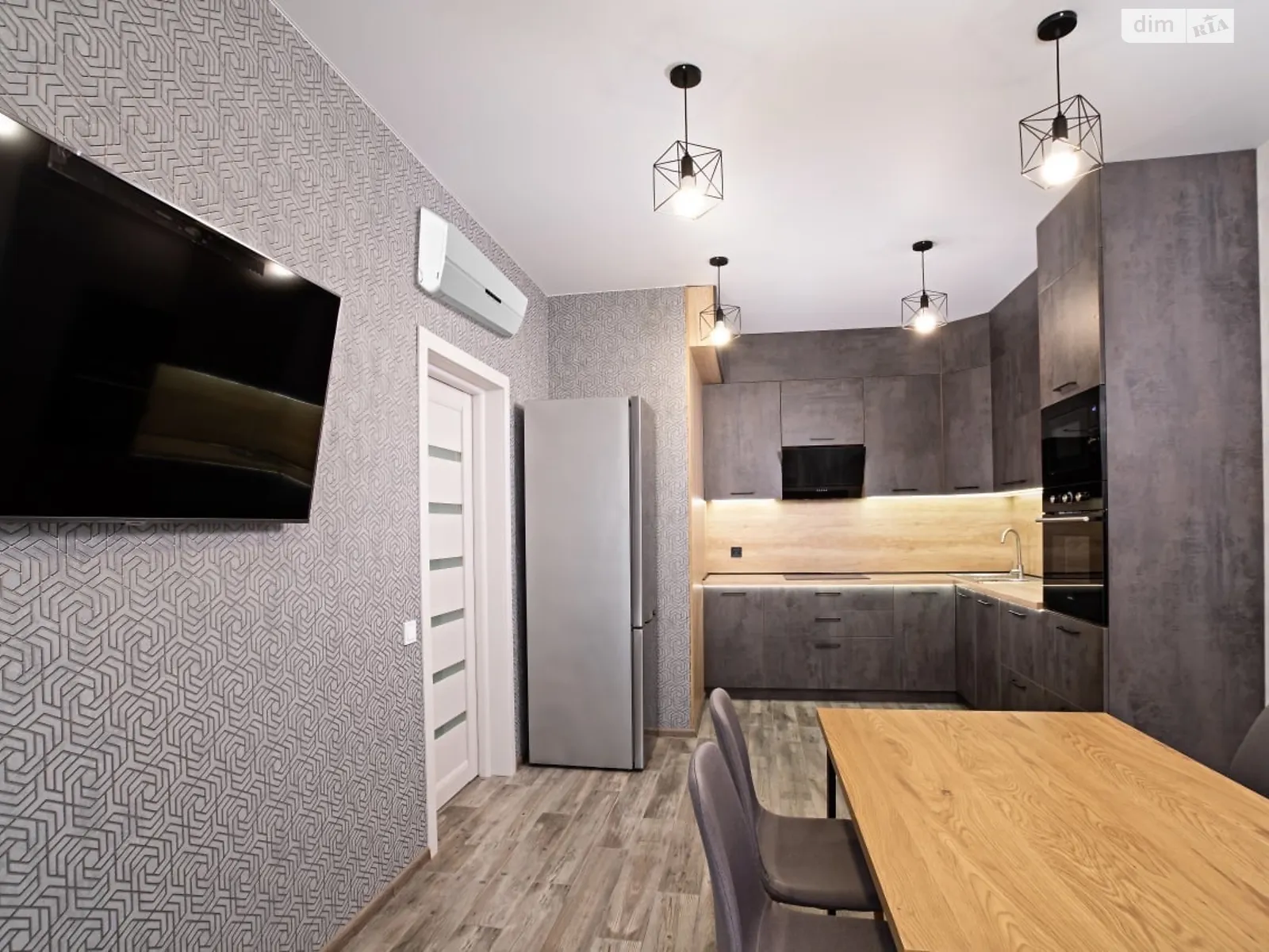 Сдается в аренду 2-комнатная квартира 70 кв. м в, цена: 550 $ - фото 1