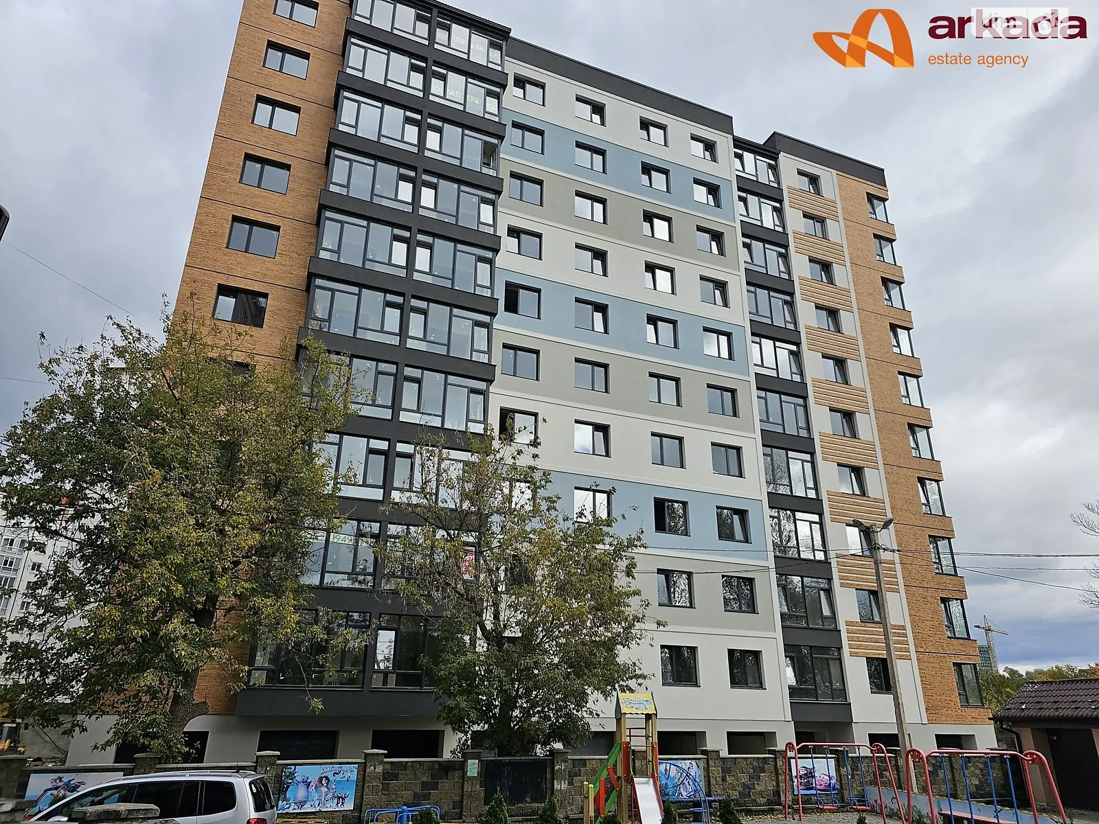 Продается 2-комнатная квартира 67.7 кв. м в Ивано-Франковске, ул. Целевича Юлиана - фото 1